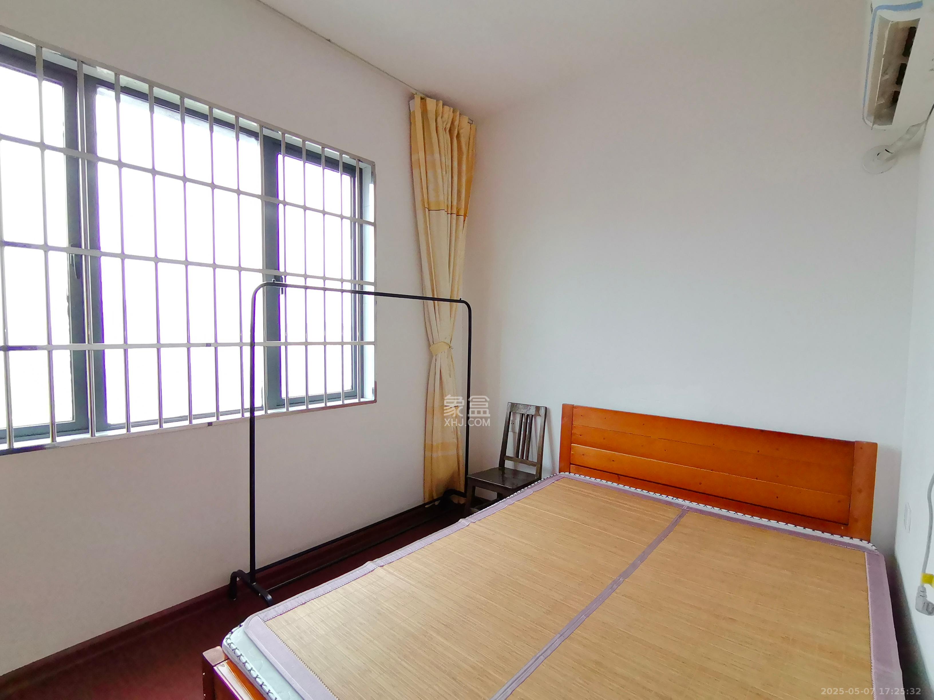 君逸华庭  3室2厅1卫   1280.00元/月室内图
