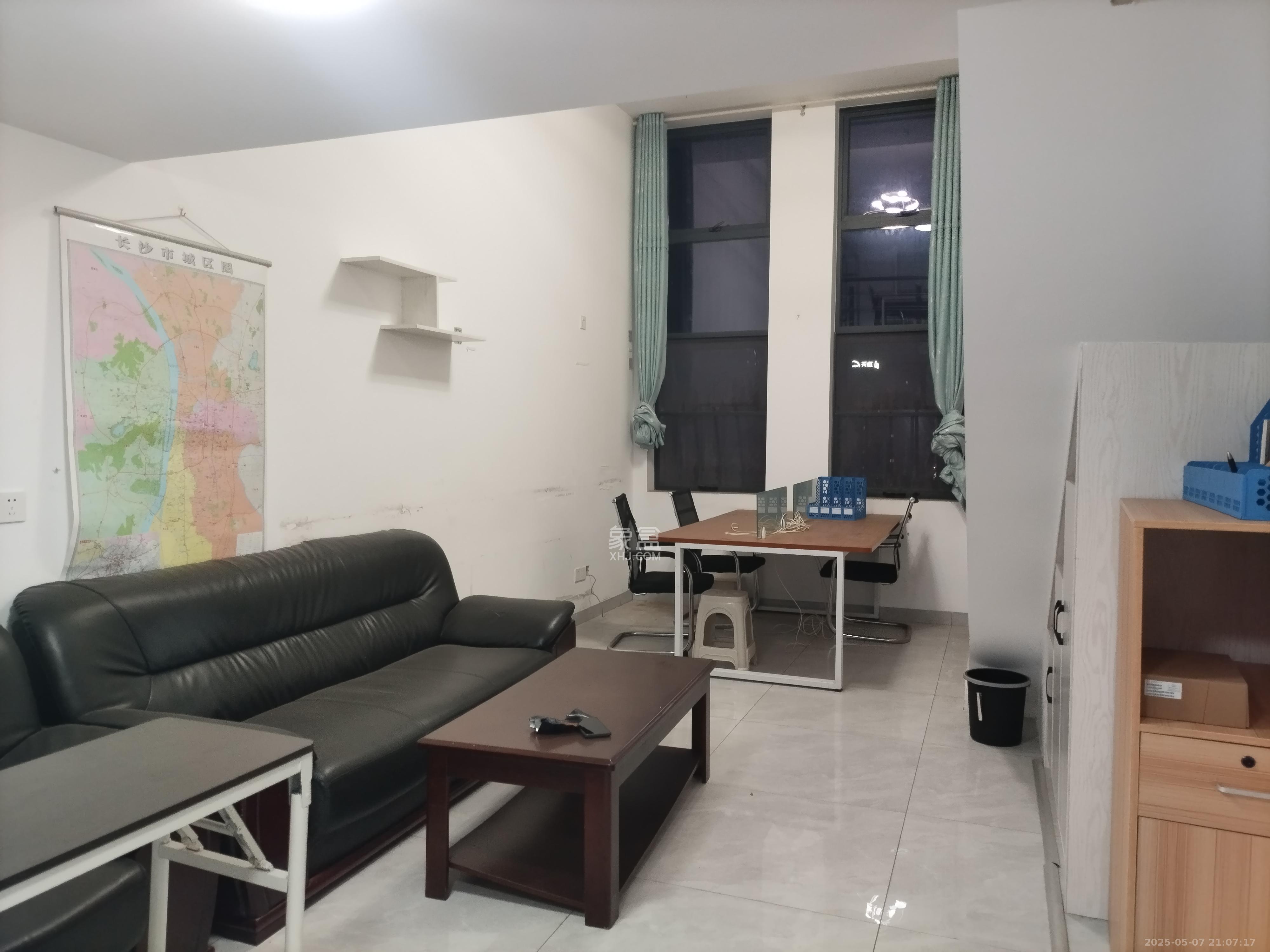 华润置地广场二期 1室1厅1卫 1600.0元/月 华润置地广场二期 1室1厅1卫 1600.0元/月室内图