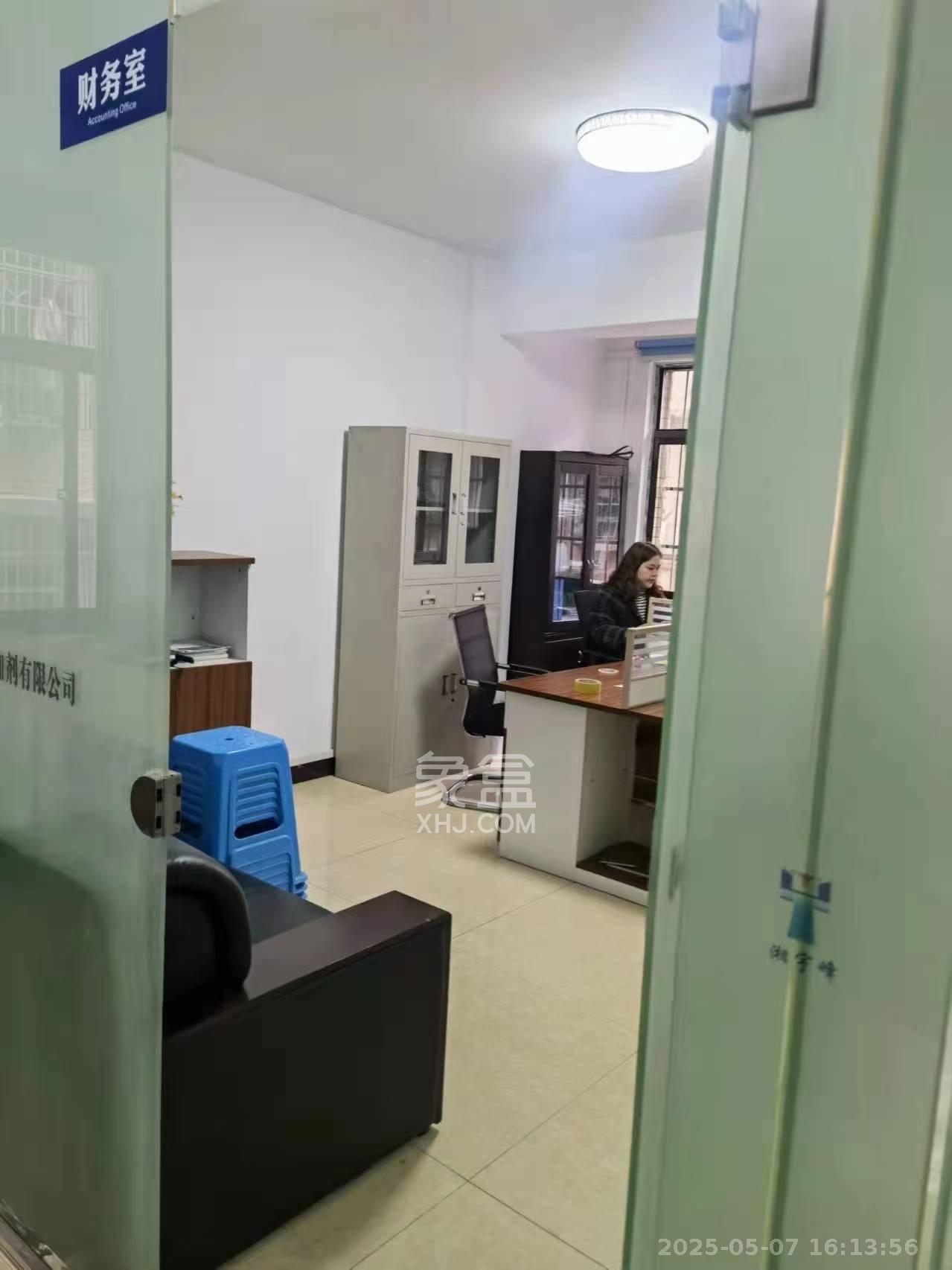 龙塘安置区（龙塘小区）  1室0厅0卫   4500.00元/月室内图
