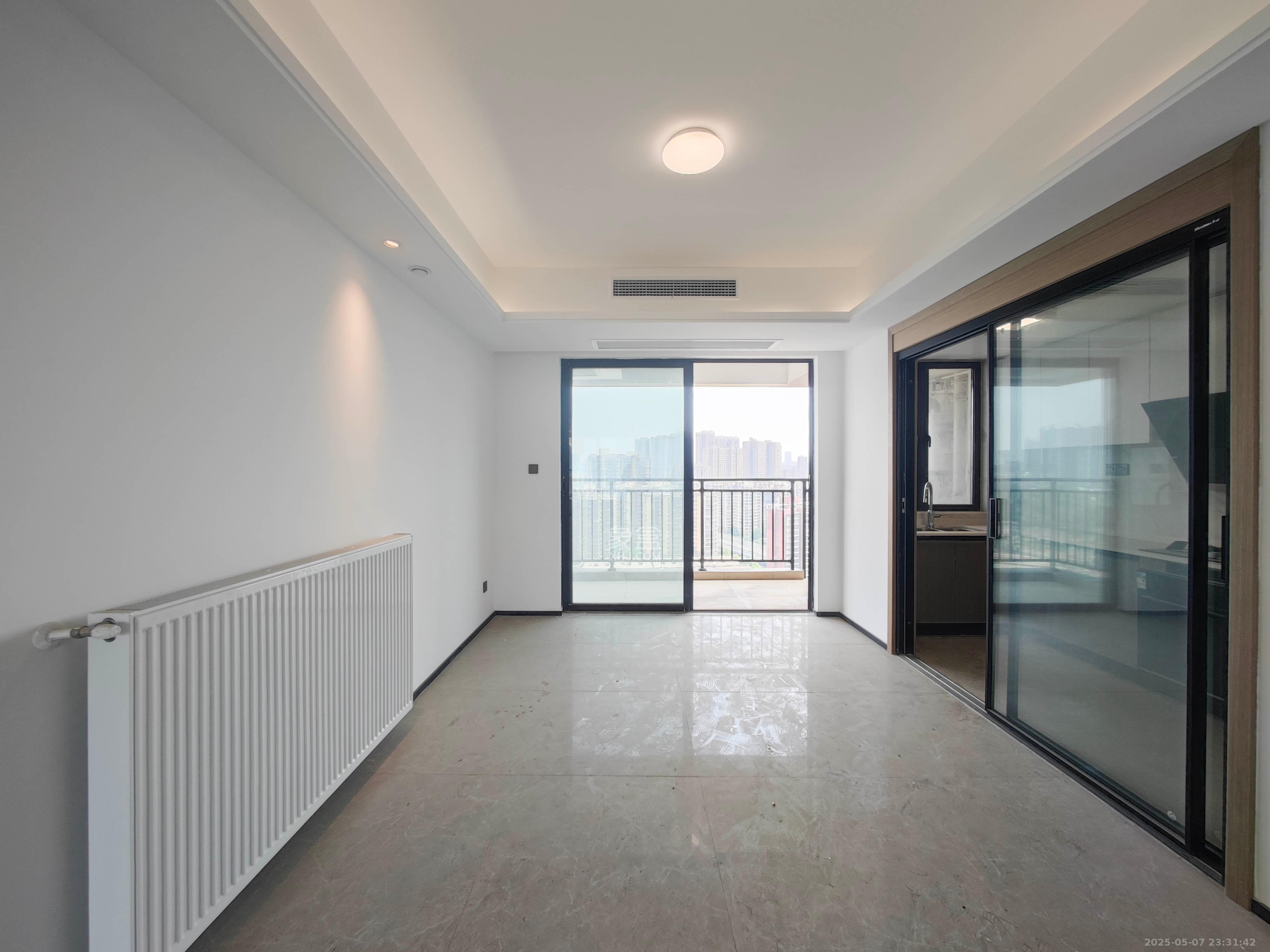 长房星城天地  4室2厅2卫    298.0万 长房星城天地  4室2厅2卫    298.0万卧室