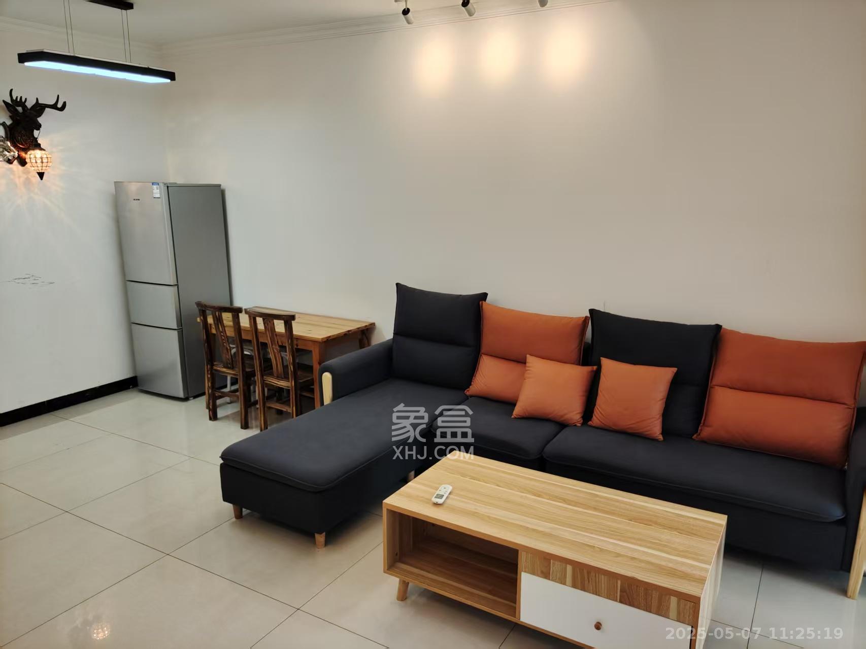 九华新都汇 2室2厅1卫 1500.0元/月 九华新都汇 2室2厅1卫 1500.0元/月室内图