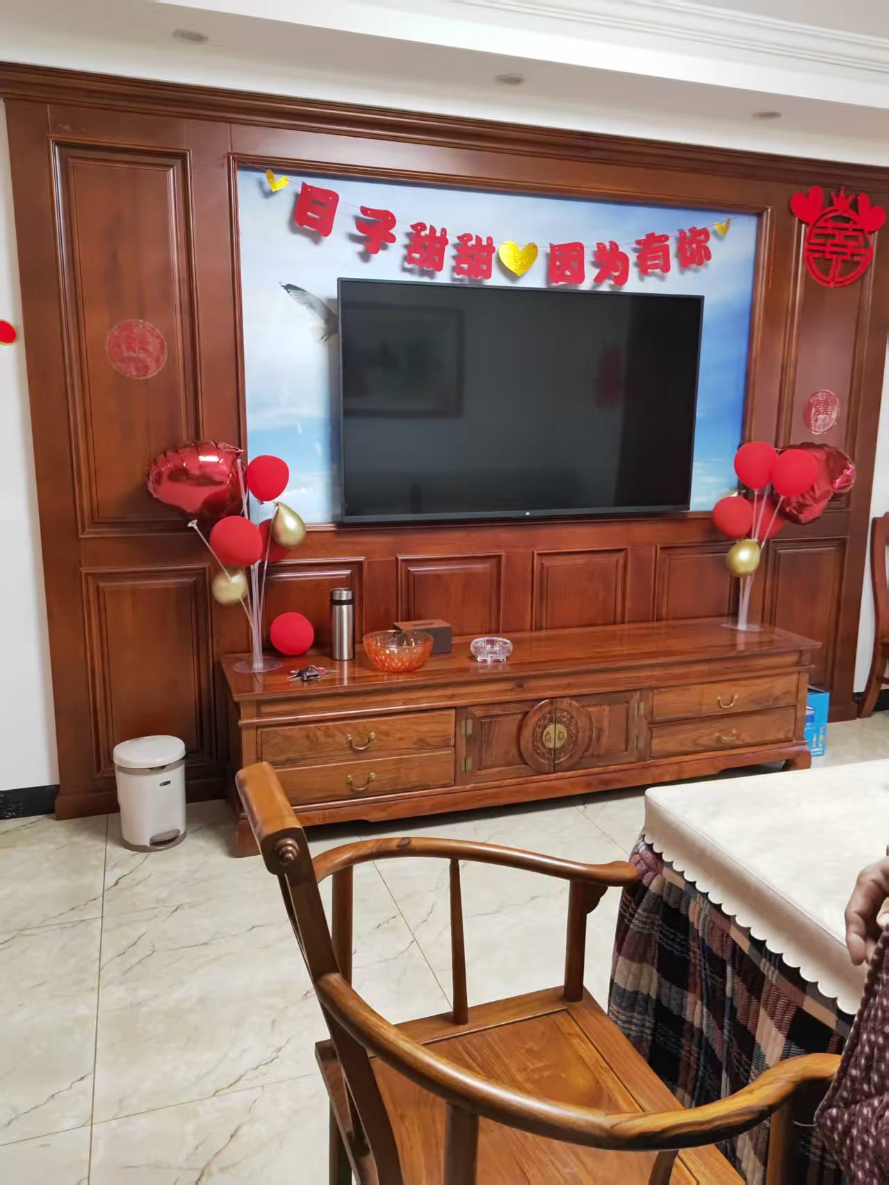 汇通国际  3室2厅2卫    2300.0元/月 汇通国际  3室2厅2卫    2300.0元/月室内图