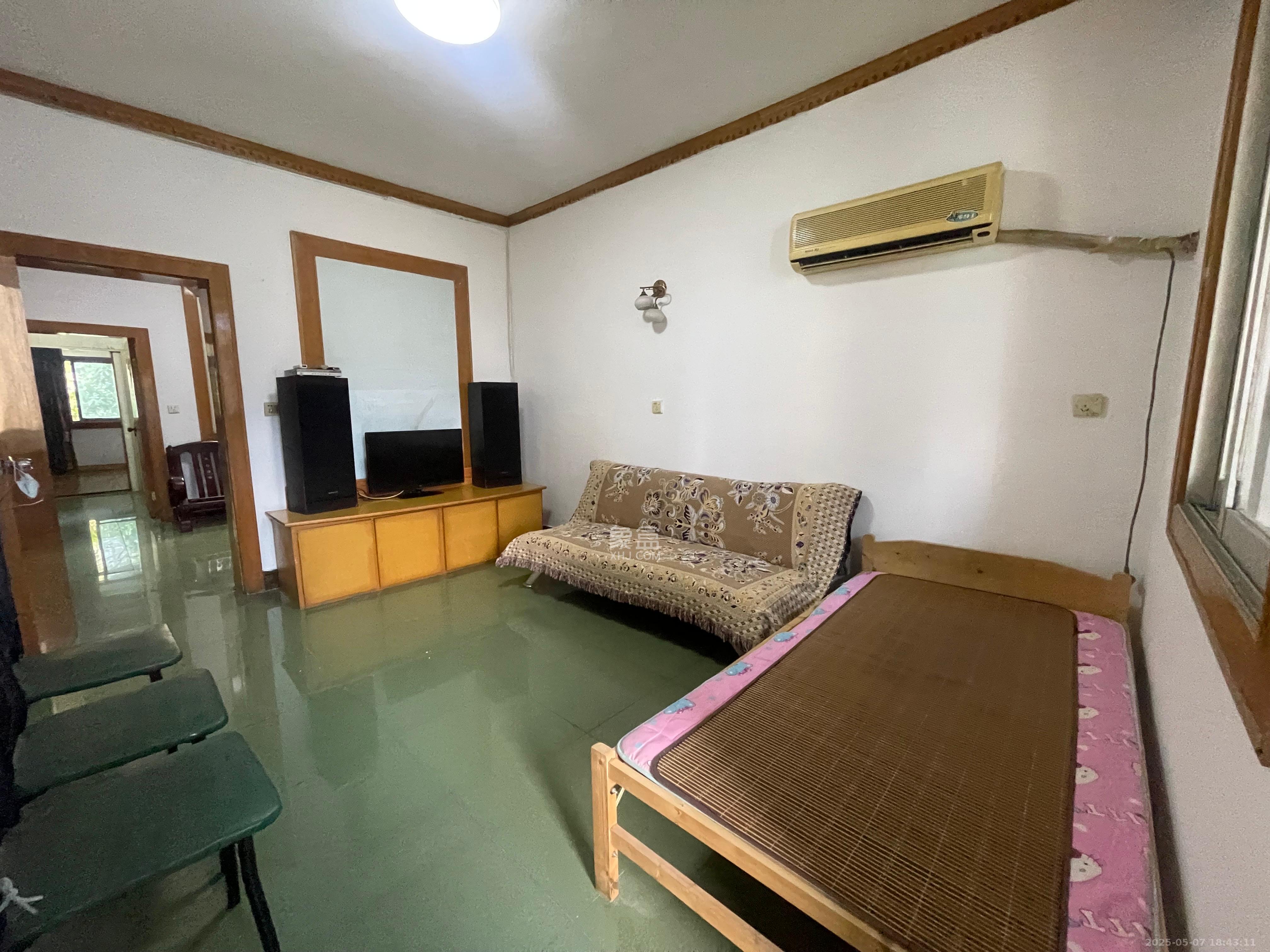 路桥宿舍 2室1厅1卫 1150.0元/月 路桥宿舍 2室1厅1卫 1150.0元/月室内图