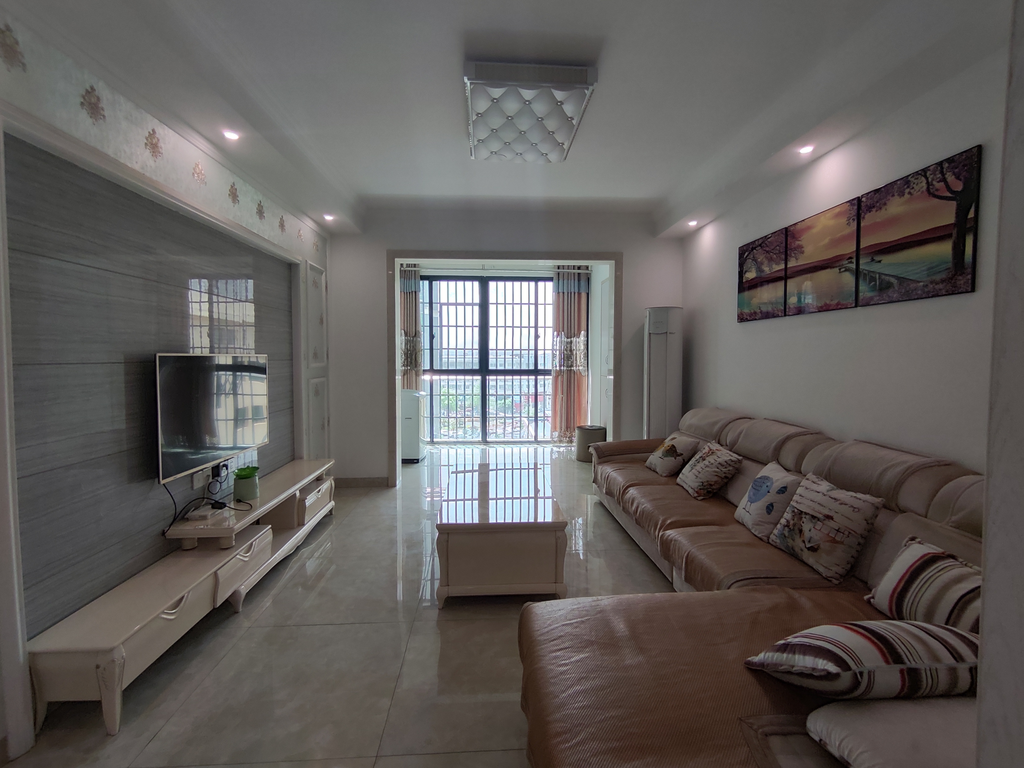 紫御华府 3室1厅1卫 1700.0元/月 紫御华府 3室1厅1卫 1700.0元/月室内图