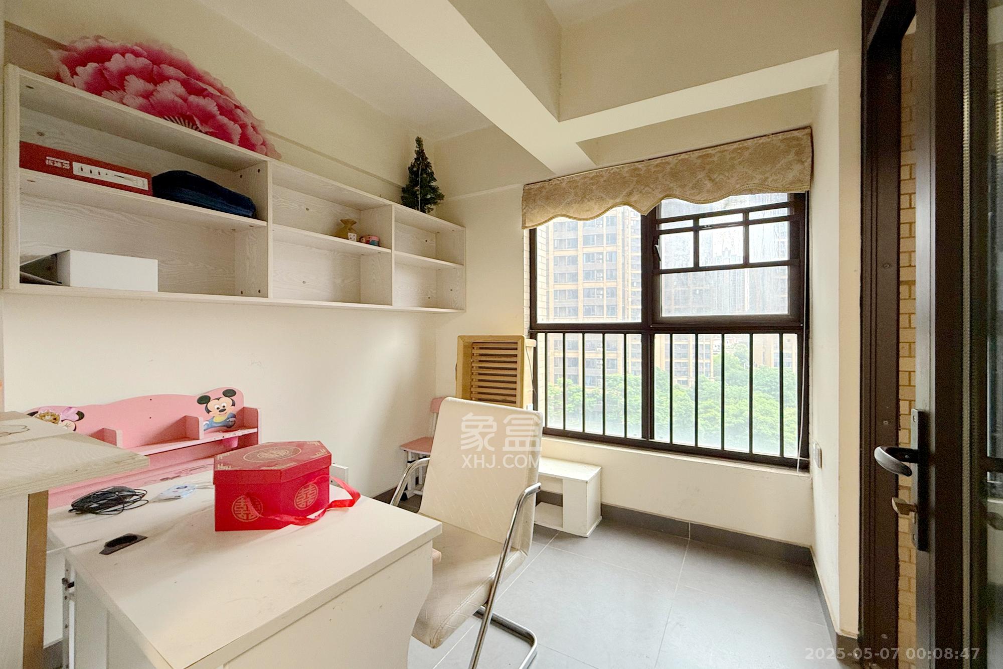 时代倾城一期 2室2厅1卫 65.0万 时代倾城一期 2室2厅1卫 65.0万阳台