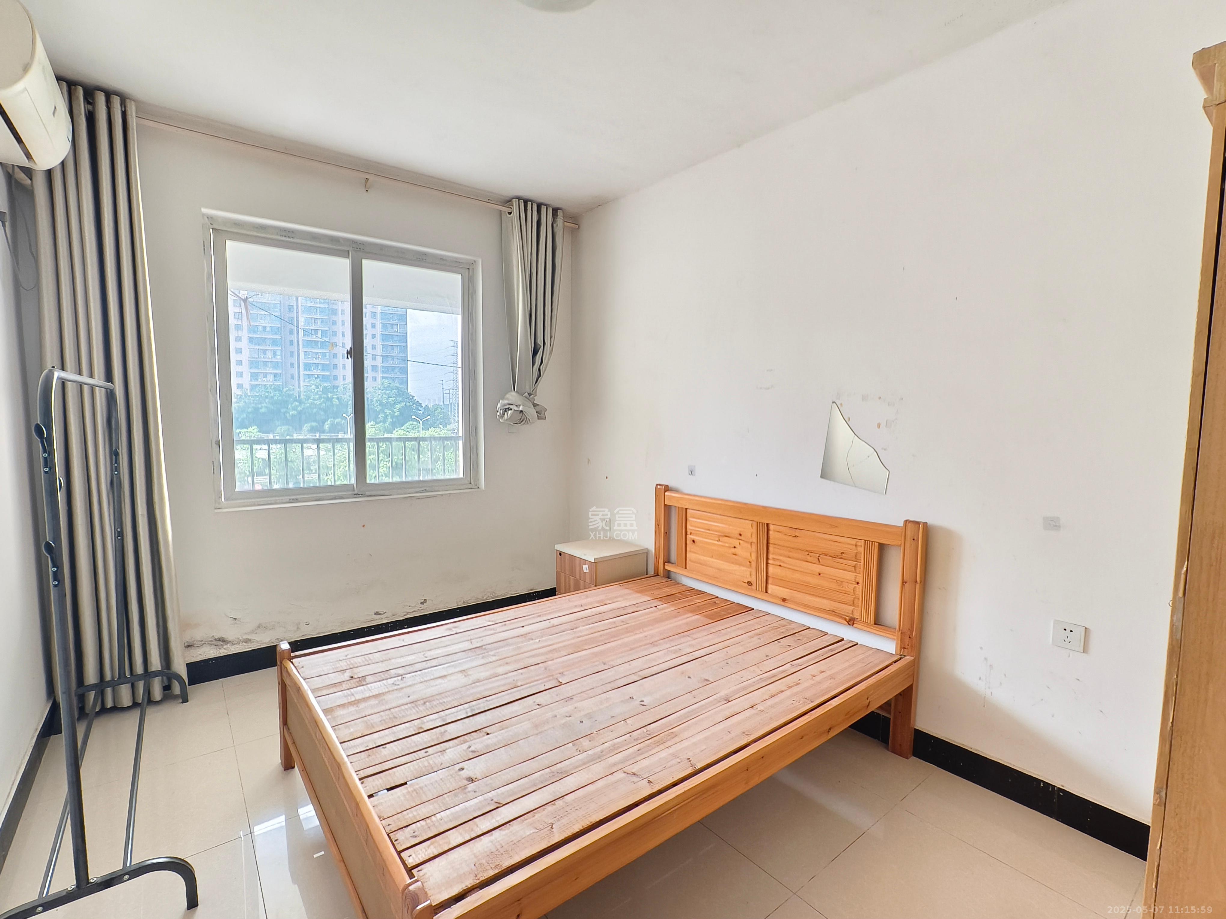 东业苹果社区  4室2厅2卫   1800.00元/月室内图