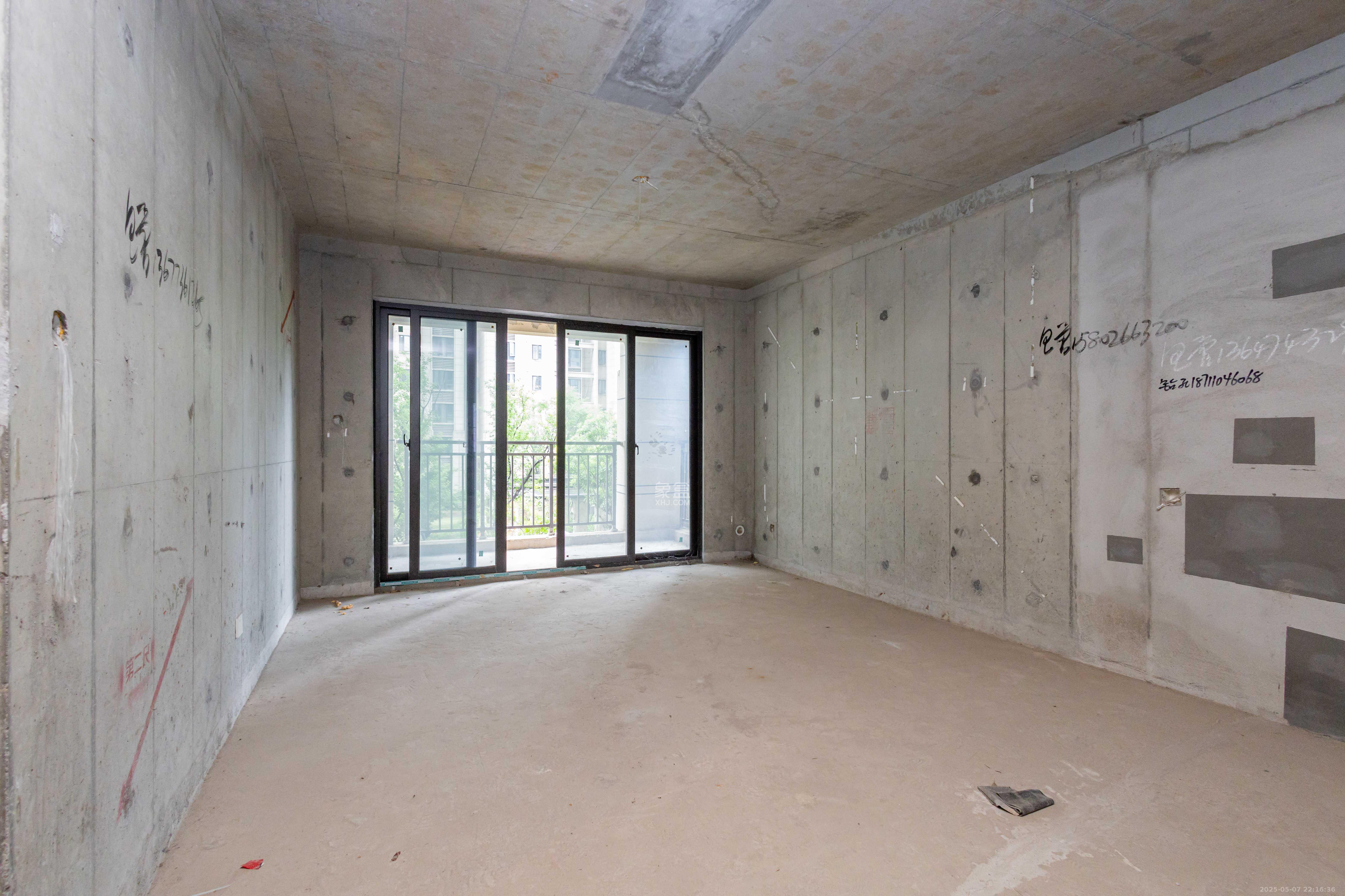 映悦星府  3室2厅2卫    75.0万 映悦星府  3室2厅2卫    75.0万客厅