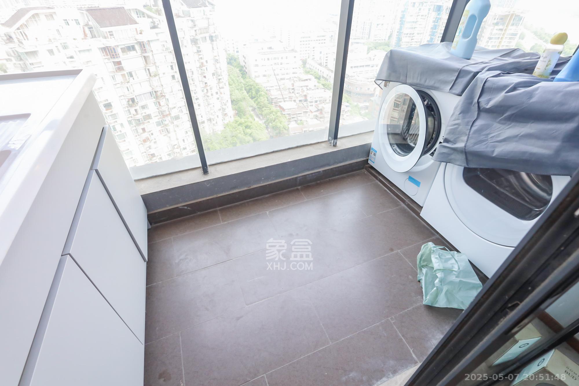 江山印  1室0厅0卫   1150.00万阳台