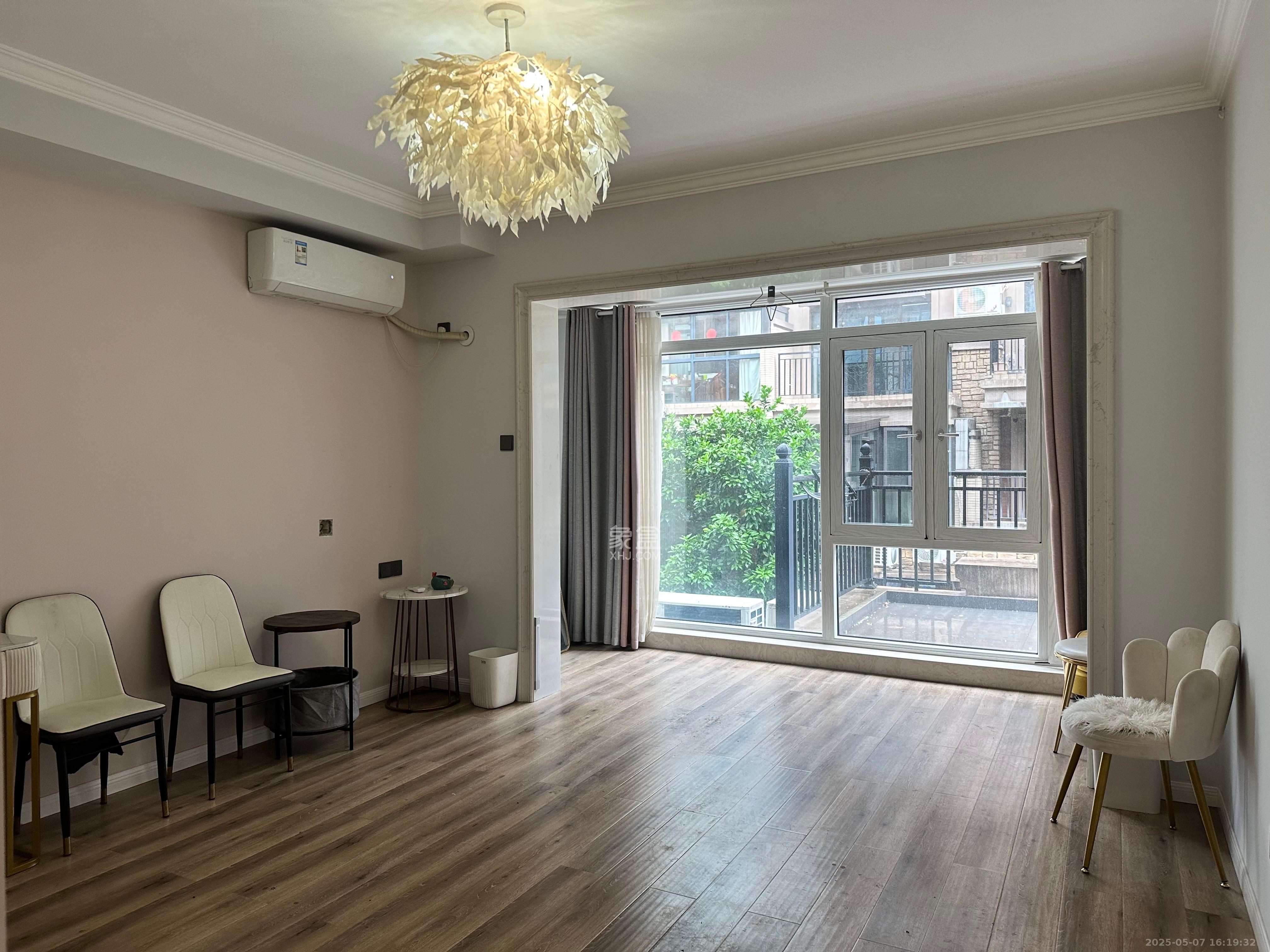 盈峰翠邸 3室2厅2卫 3000.0元/月 盈峰翠邸 3室2厅2卫 3000.0元/月室内图