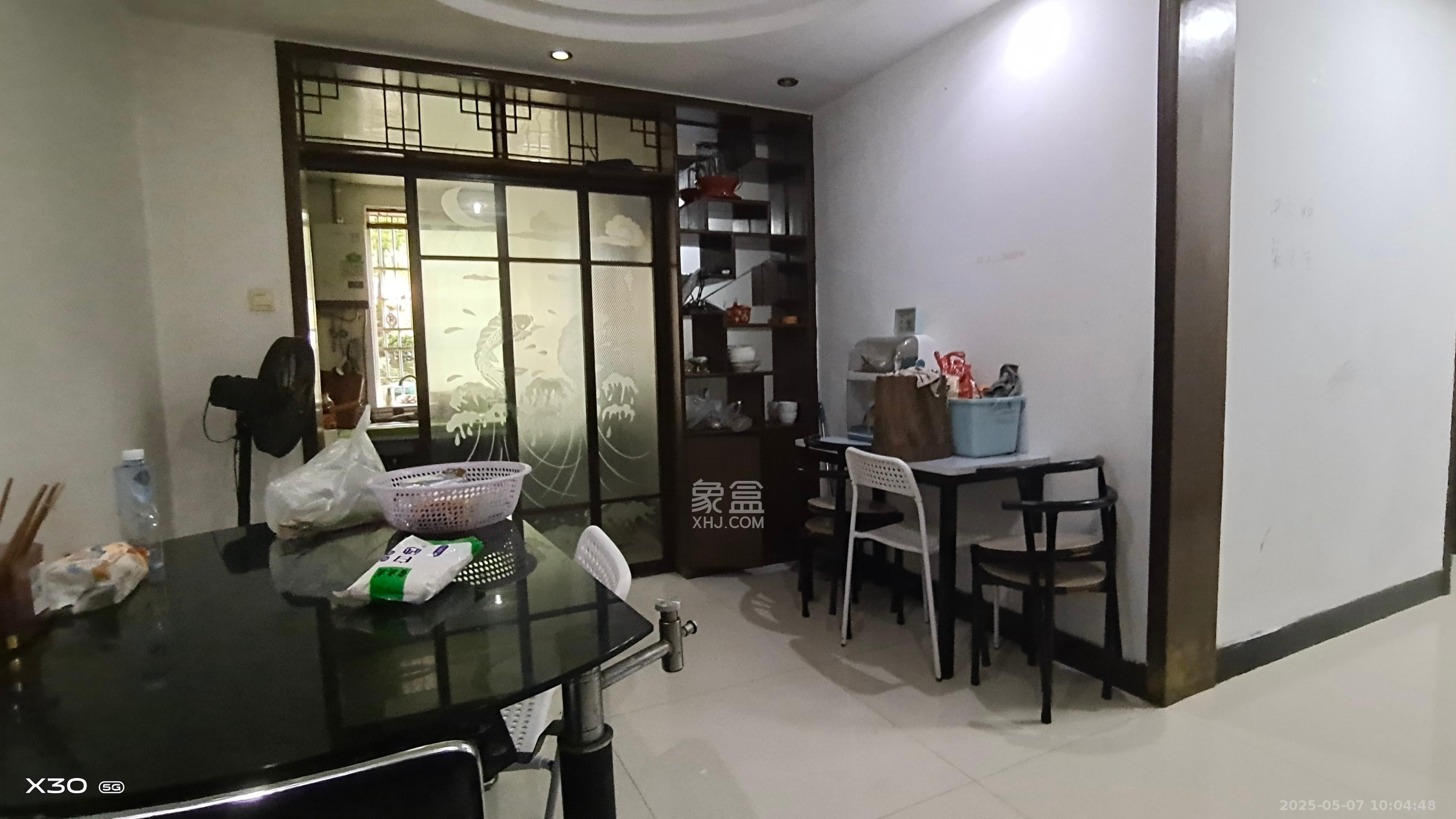 长房西郡  1室1厅1卫    700.0元/月 长房西郡  1室1厅1卫    700.0元/月室内图