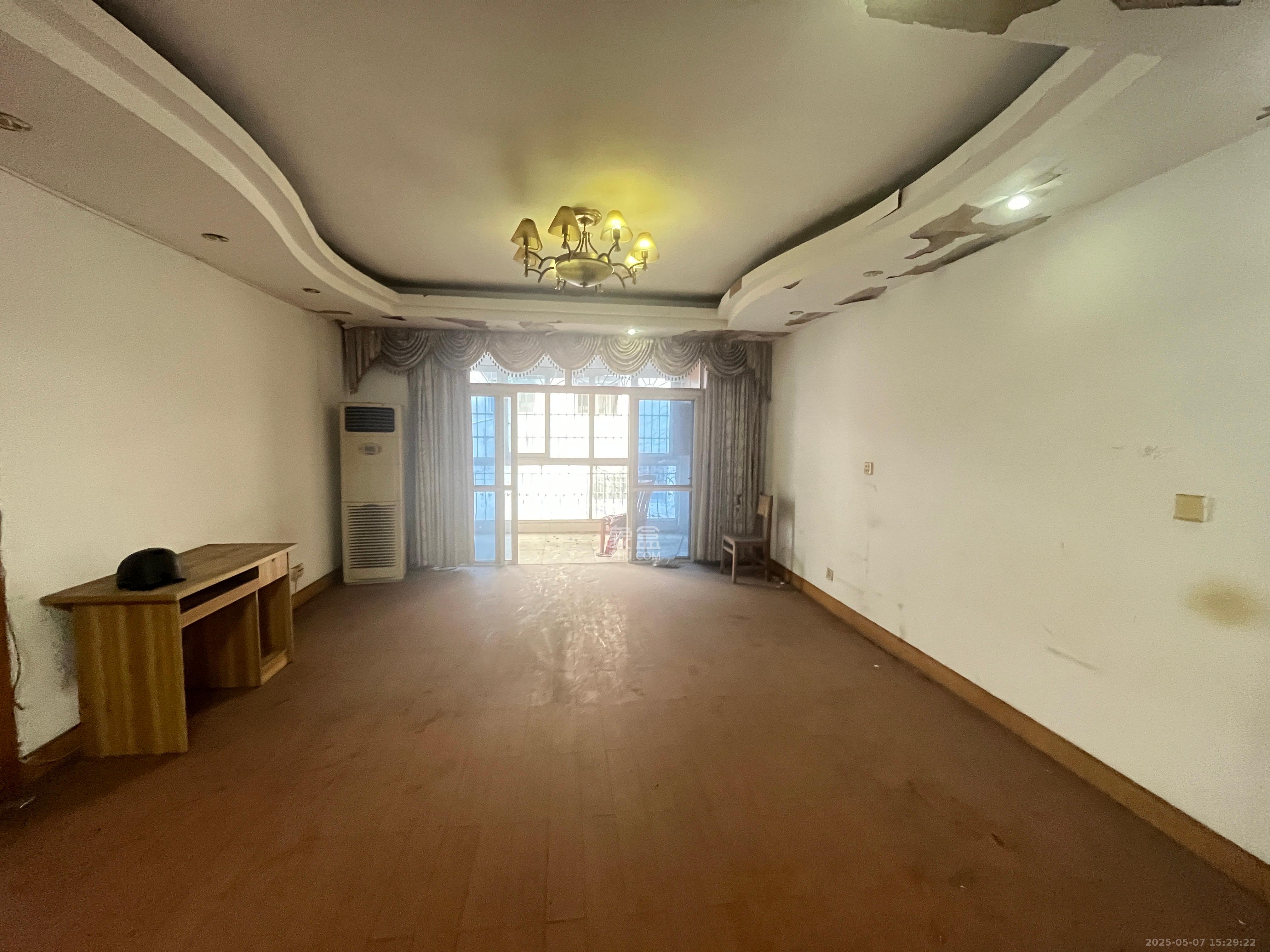 华盛花园  3室2厅2卫    2100.0元/月 华盛花园  3室2厅2卫    2100.0元/月室内图1