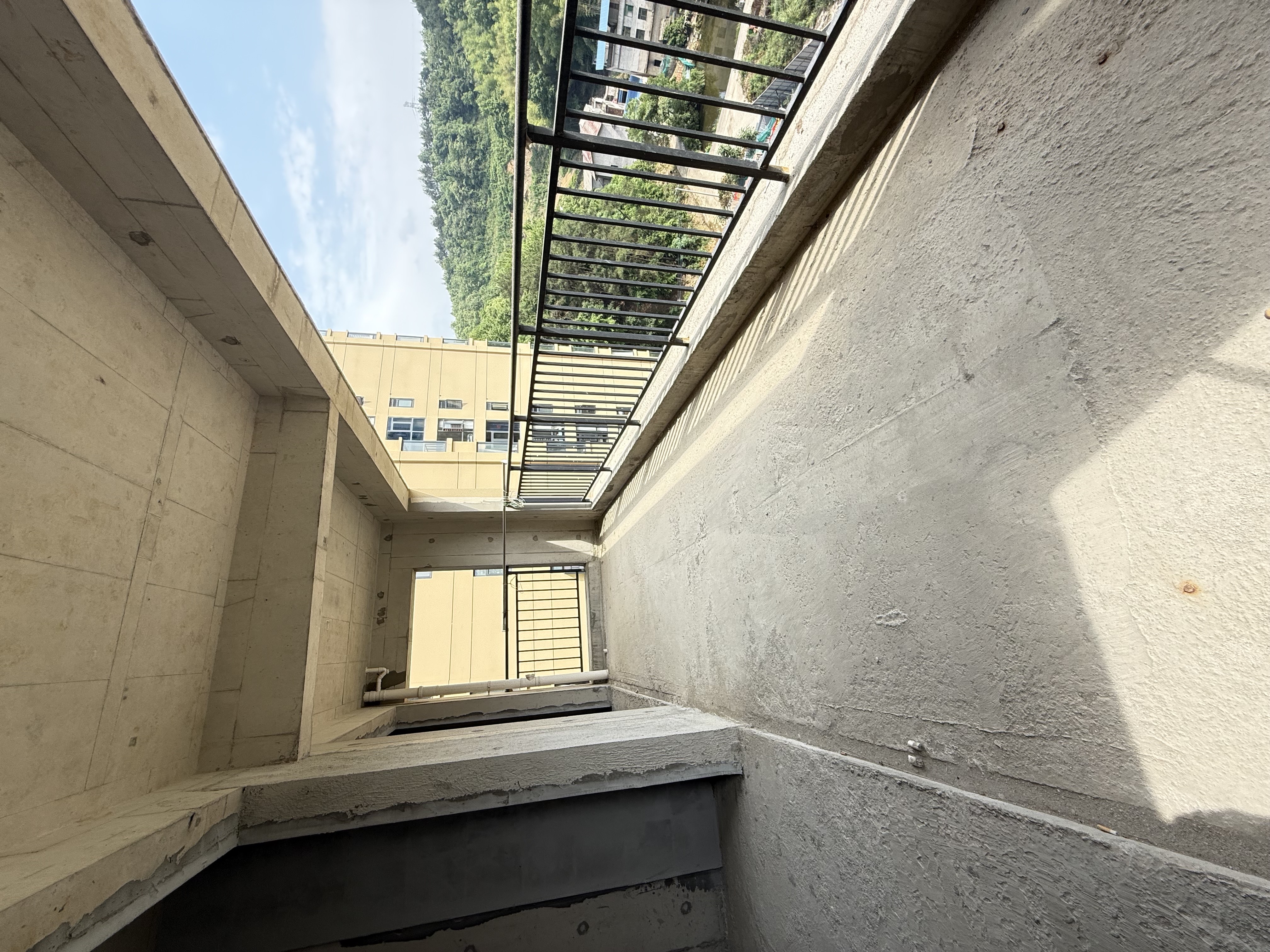 吉大汉学仕府 3室2厅2卫 75.8万 吉大汉学仕府 3室2厅2卫 75.8万客厅