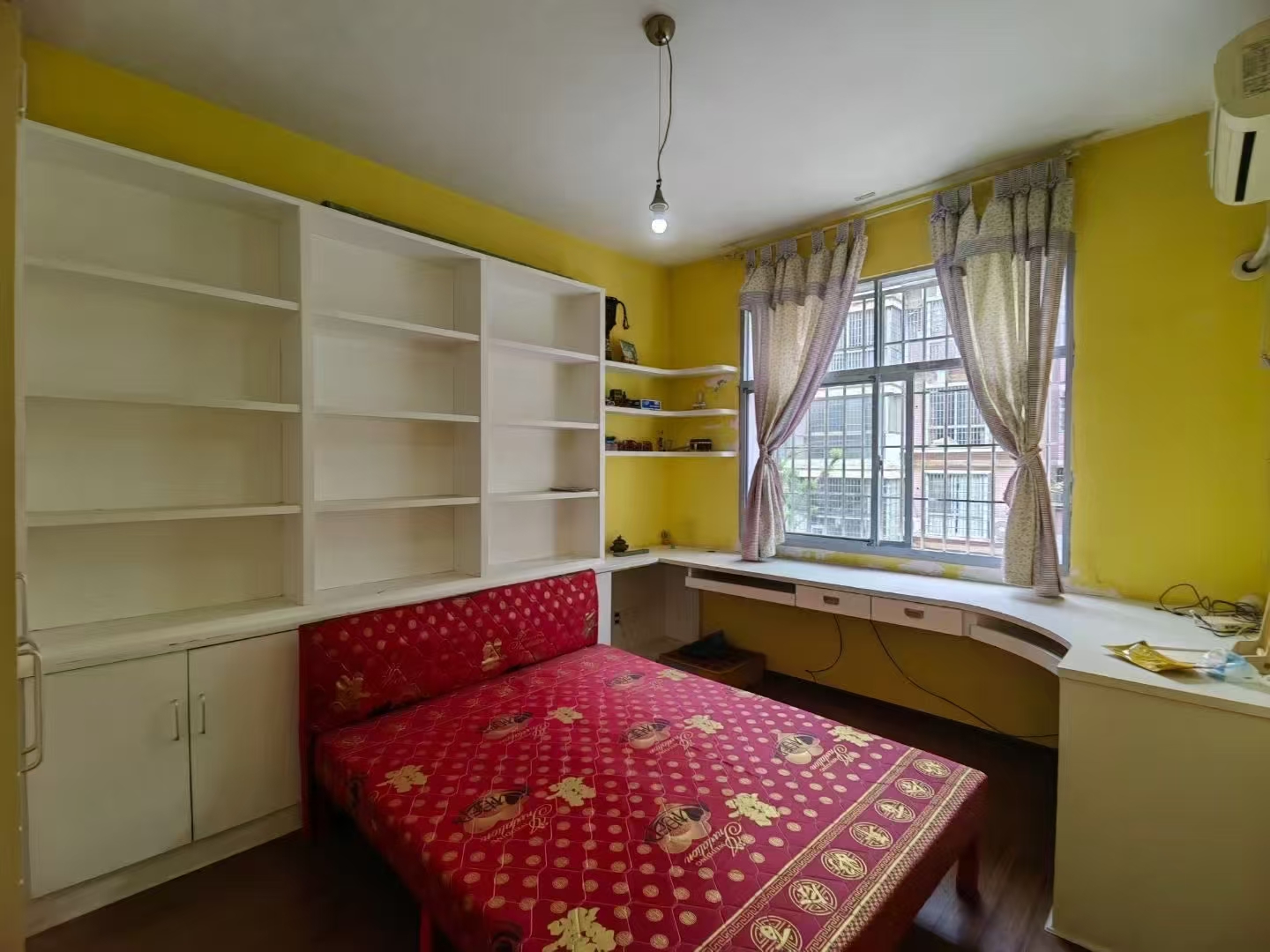 三星龙园 4室2厅2卫 59.0万 三星龙园 4室2厅2卫 59.0万客厅