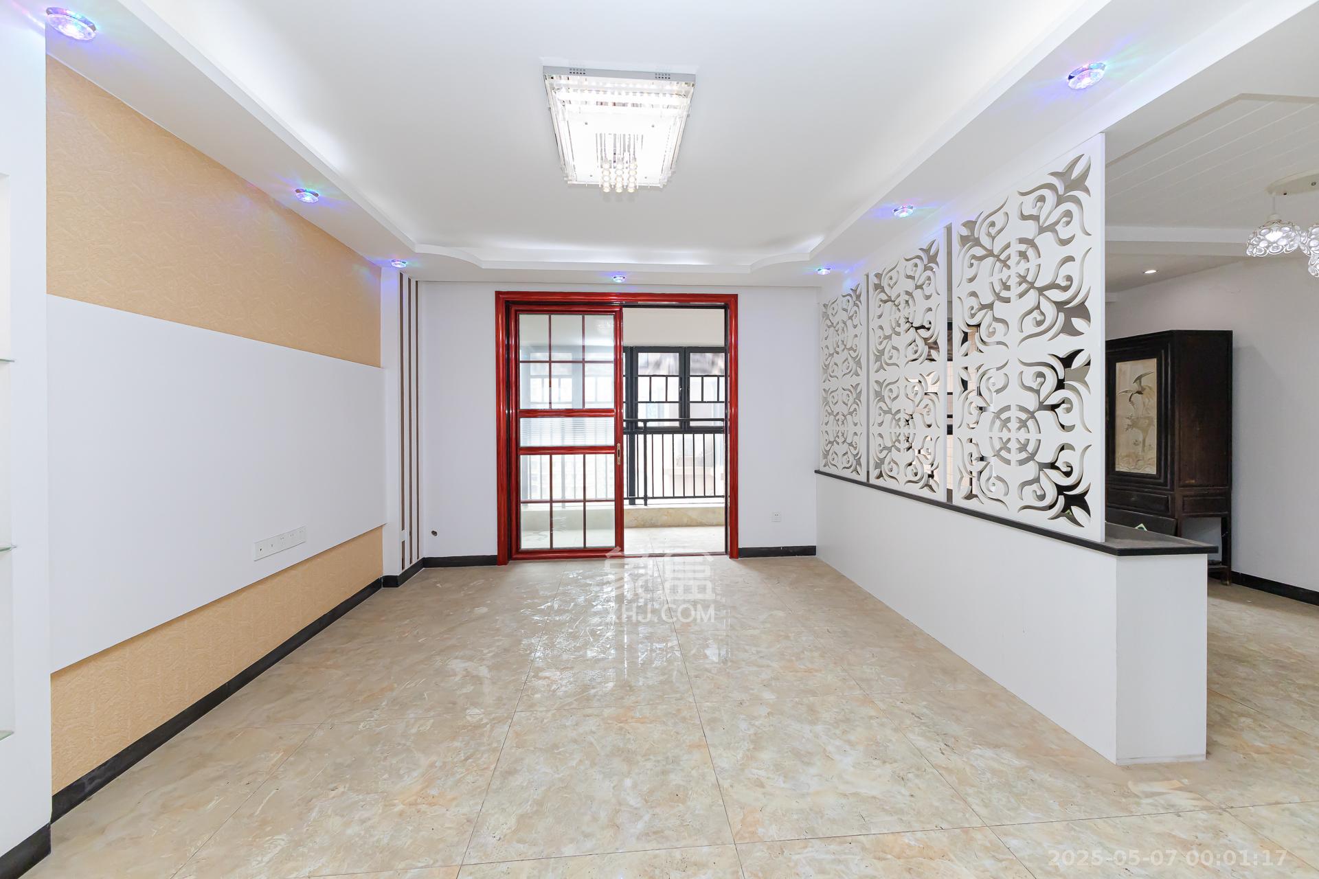 润和之悦(金泽园) 4室2厅1卫 90.0万 润和之悦(金泽园) 4室2厅1卫 90.0万客厅