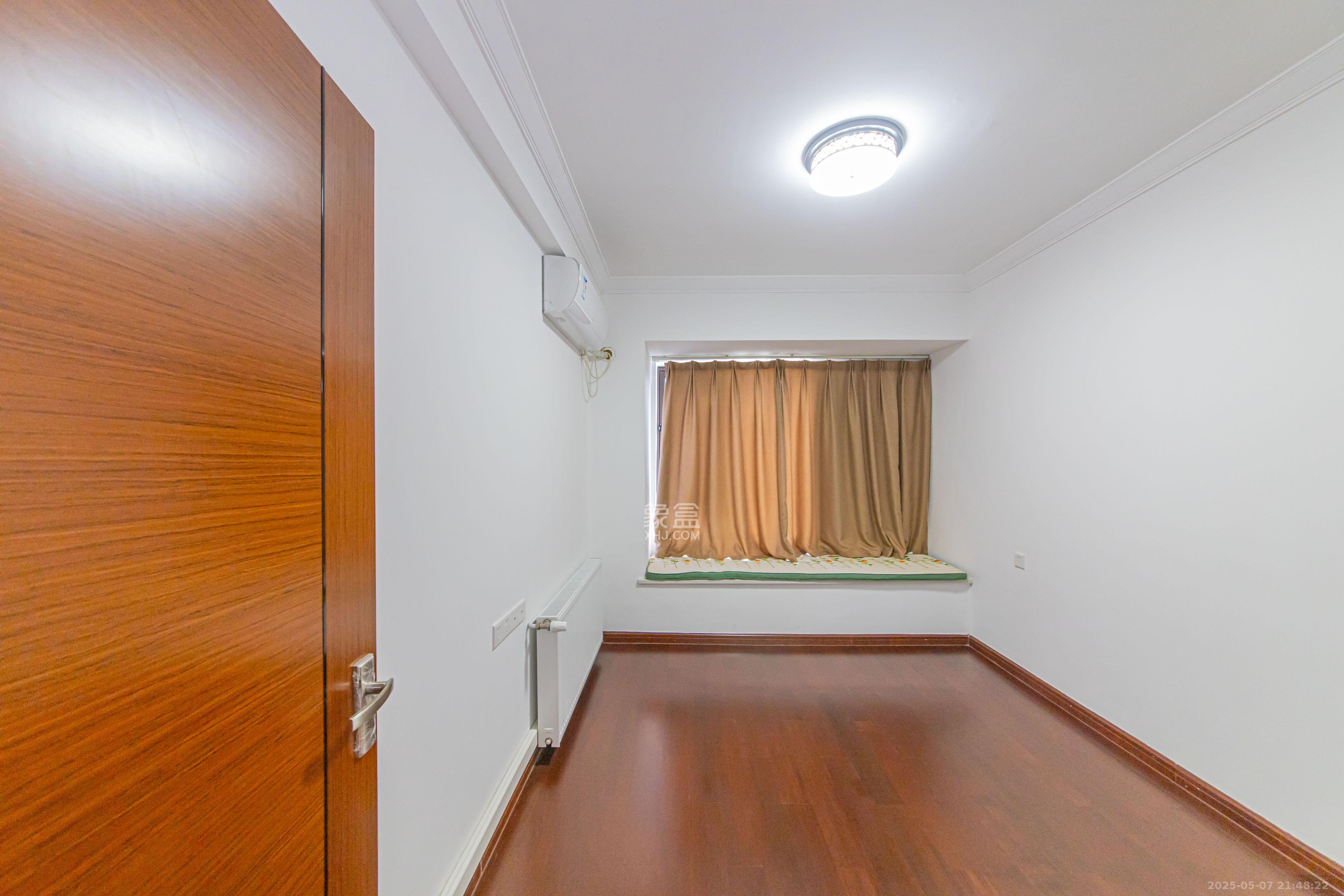 中海新城熙岸(中信新城五期) 4室2厅2卫 164.0万 中海新城熙岸(中信新城五期) 4室2厅2卫 164.0万卧室