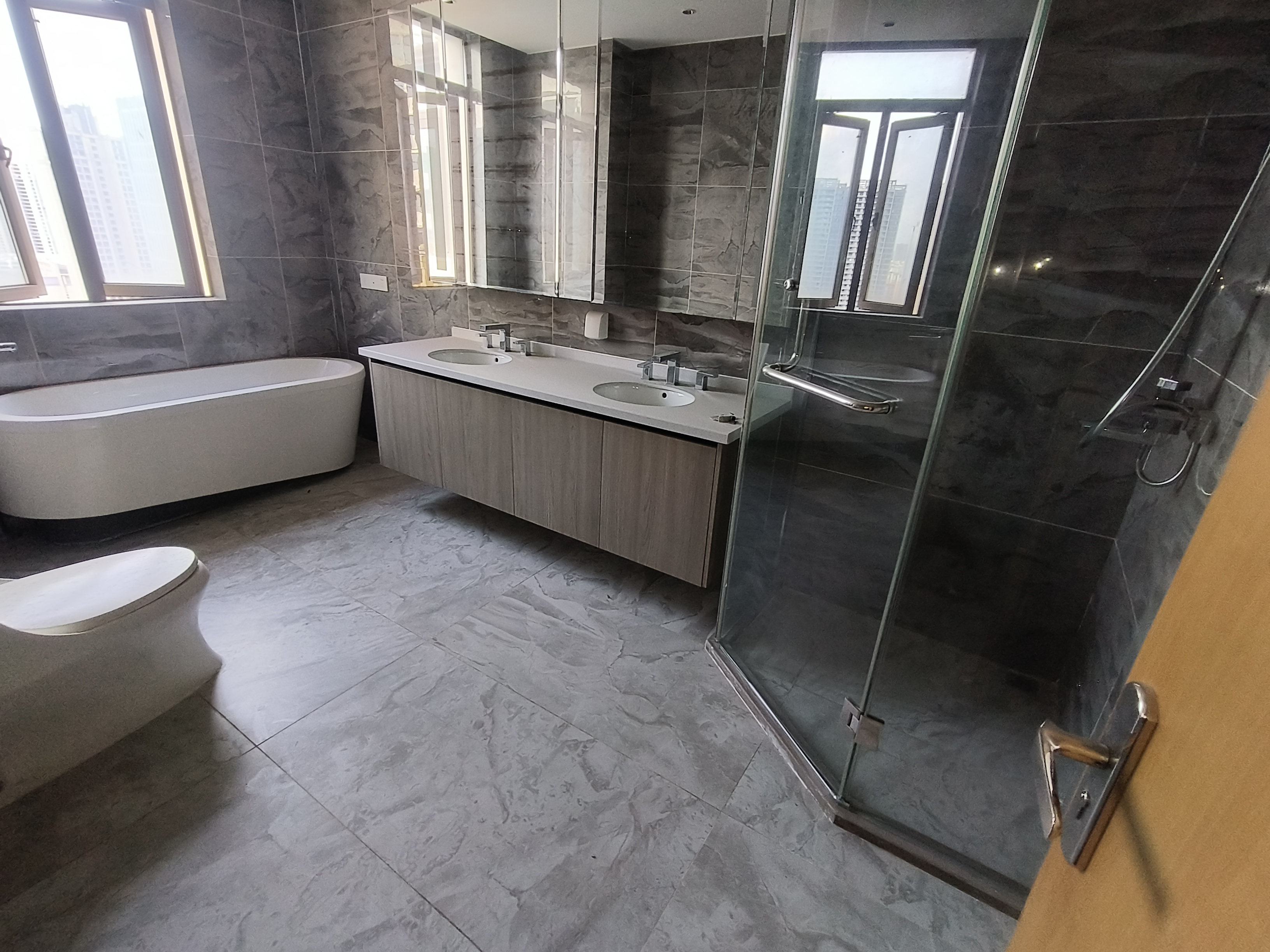 海航豪庭北苑 7室2厅5卫 16000.0元/月 海航豪庭北苑 7室2厅5卫 16000.0元/月室内图