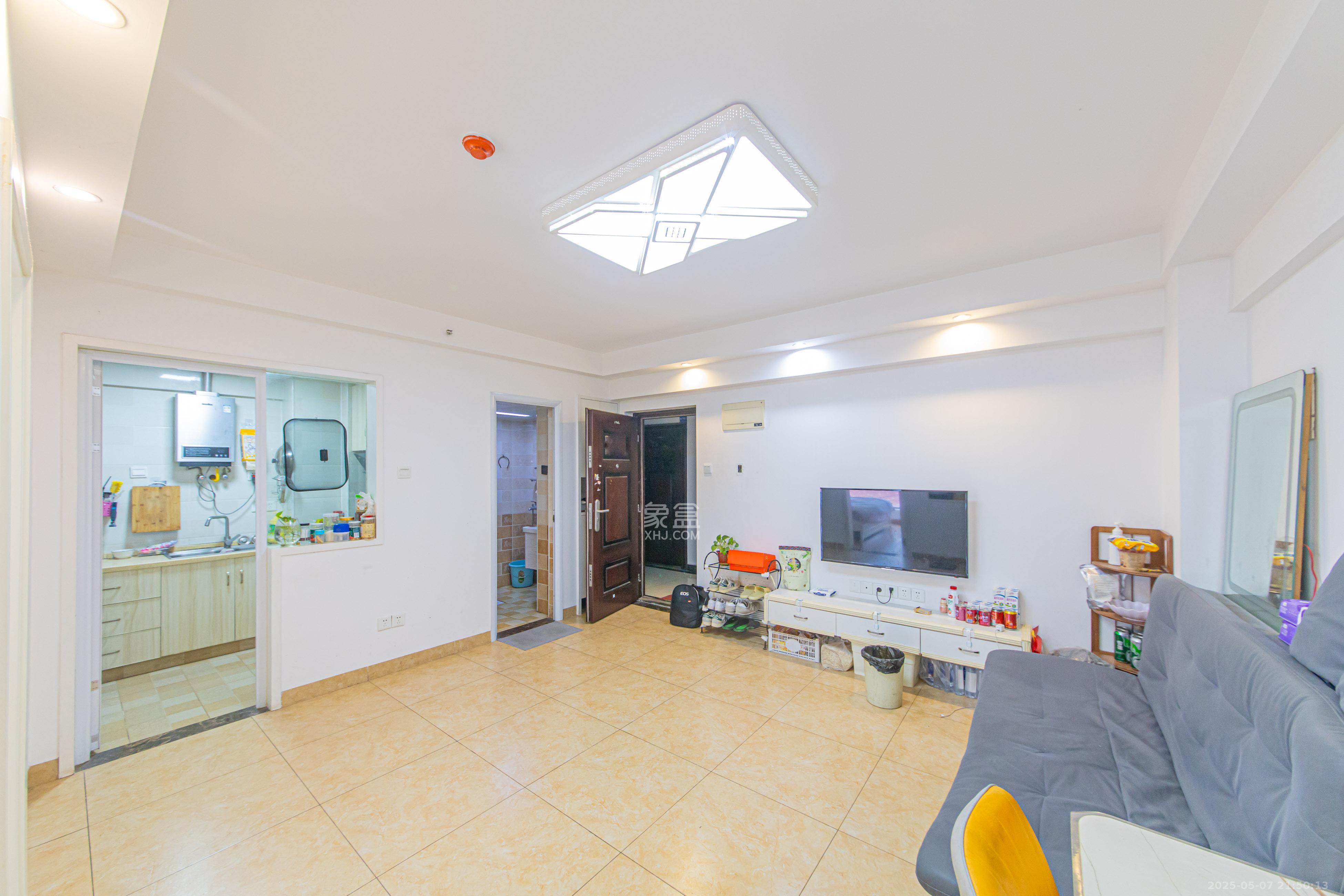 中建芙蓉嘉苑  2室1厅1卫    39.8万 中建芙蓉嘉苑  2室1厅1卫    39.8万客厅