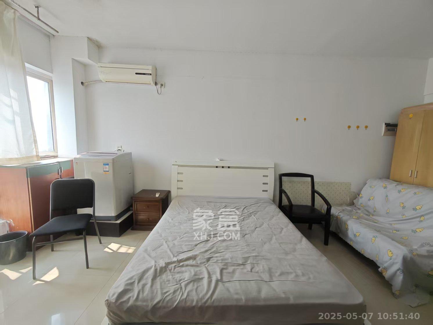 伍家岭生活广场  1室1厅1卫    1200.0元/月 伍家岭生活广场  1室1厅1卫    1200.0元/月室内图