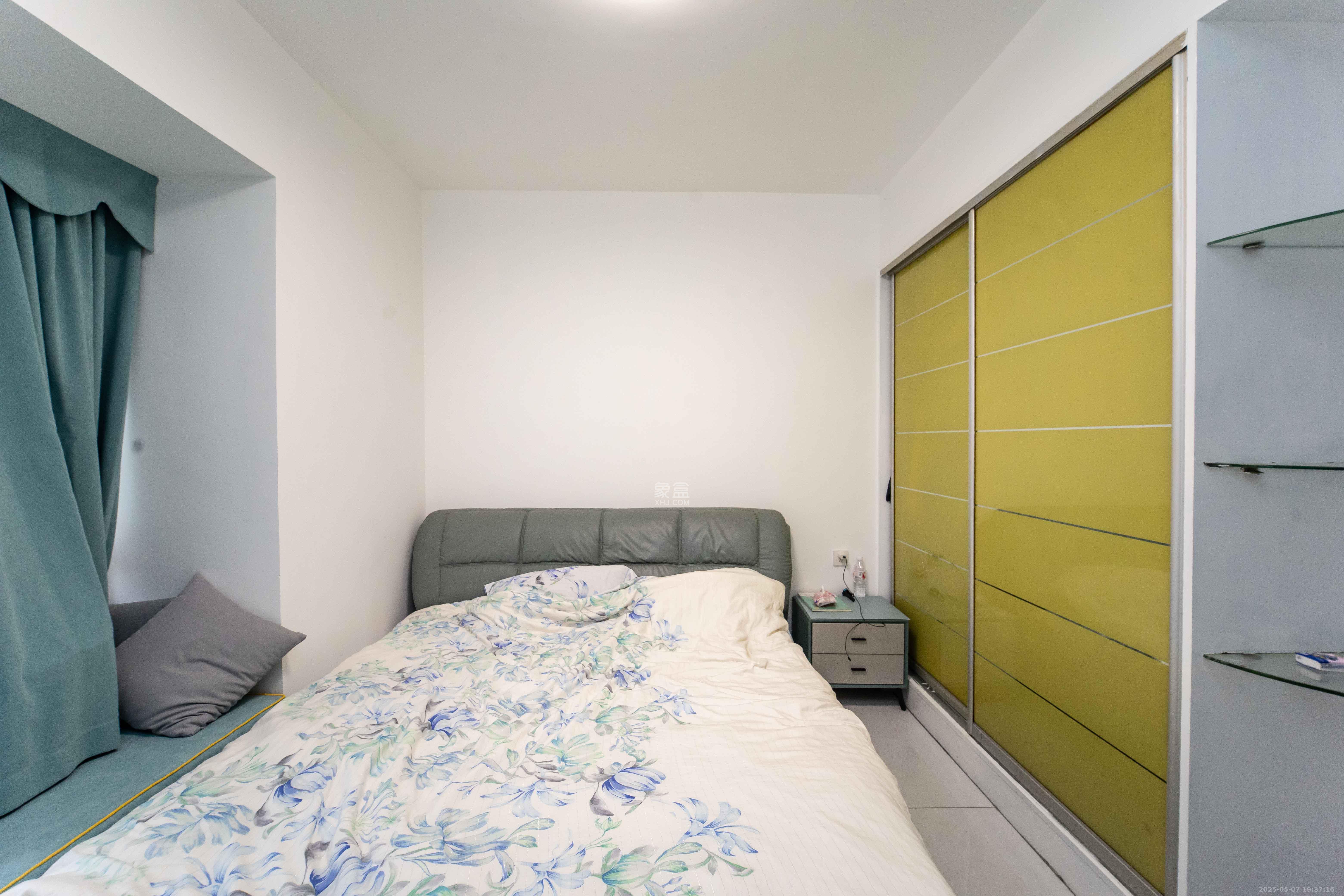 银港水晶城  3室2厅2卫    110.0万 银港水晶城  3室2厅2卫    110.0万卧室