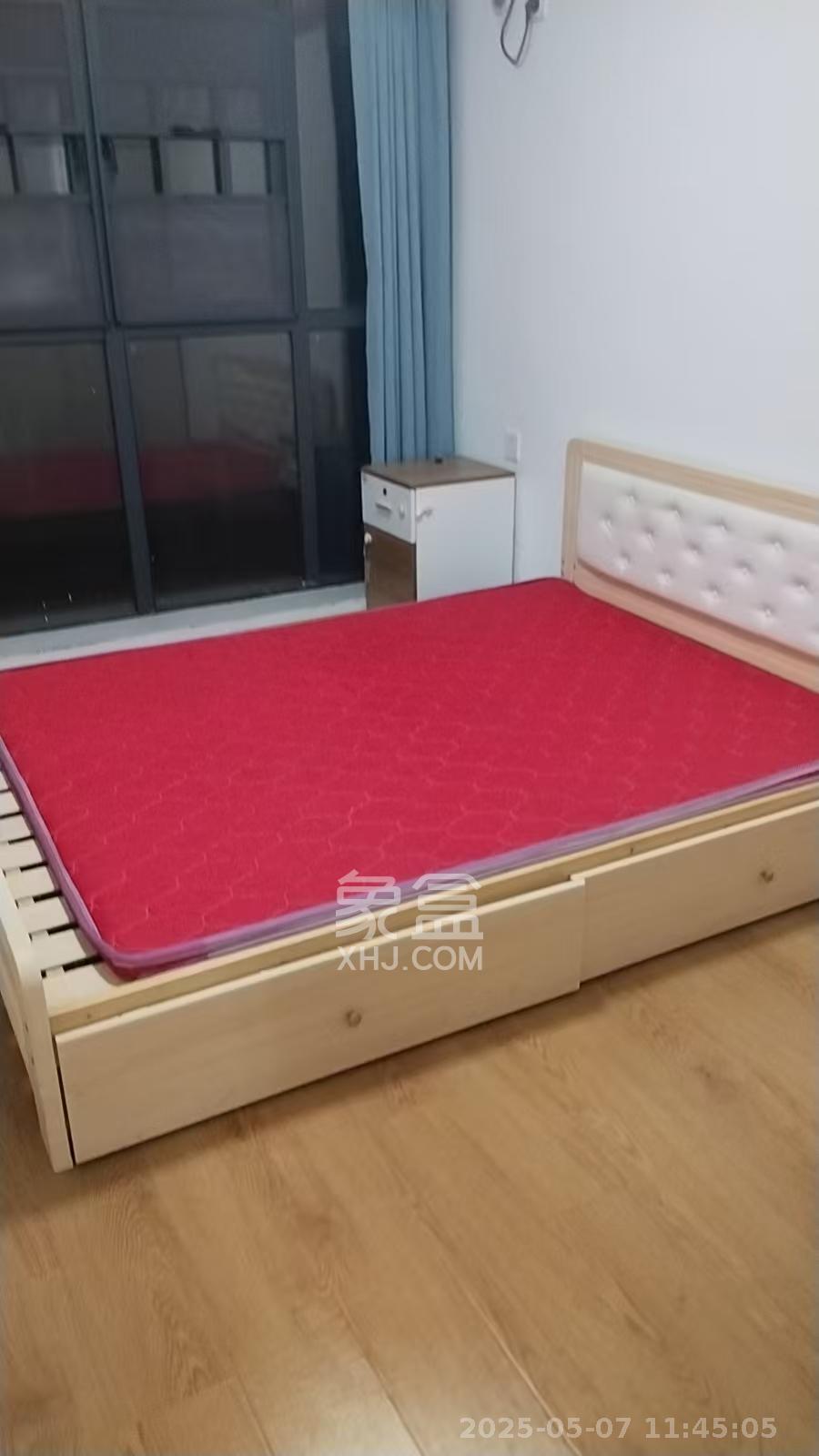 卢浮原著  3室2厅2卫    2200.0元/月 卢浮原著  3室2厅2卫    2200.0元/月