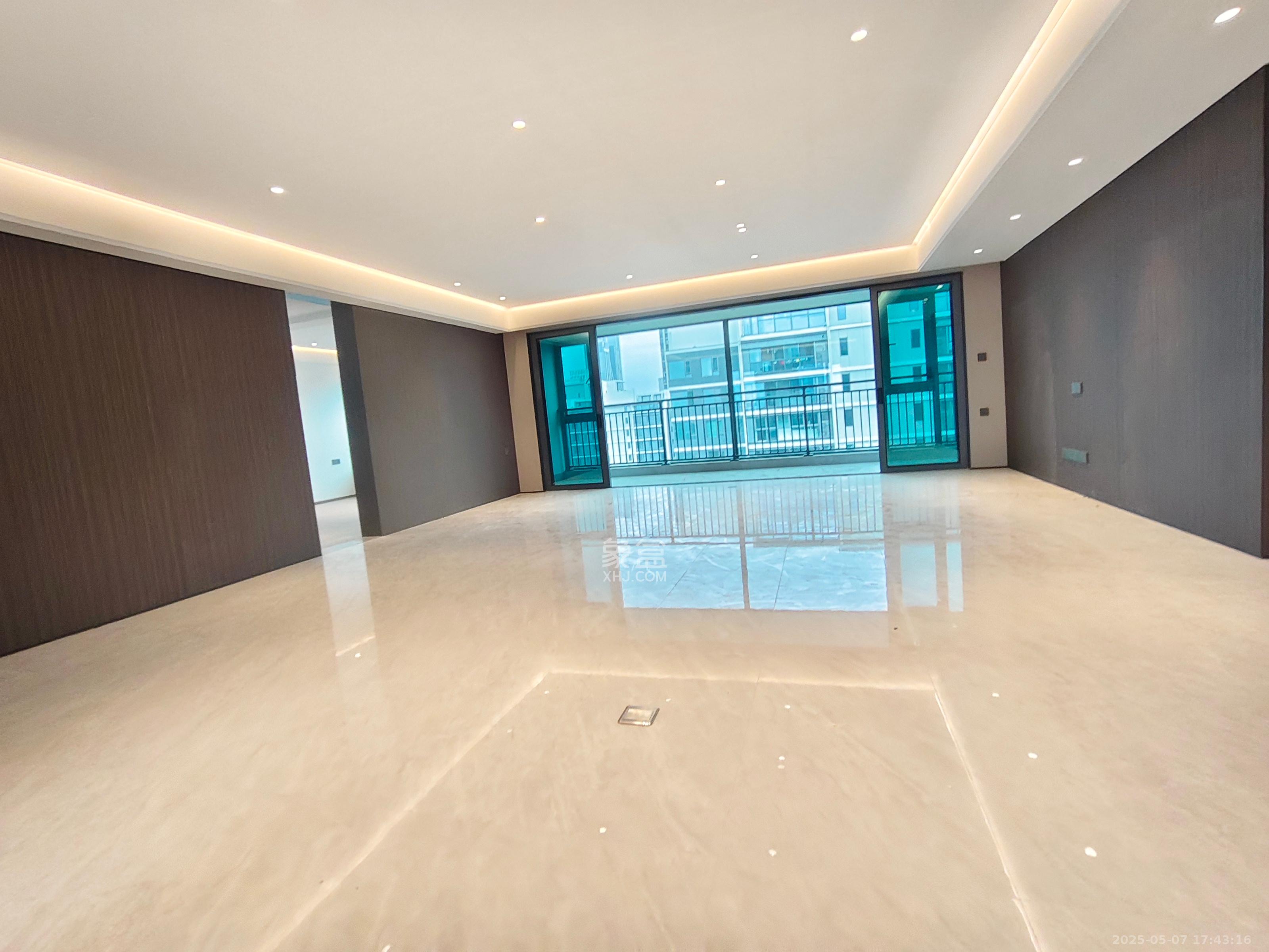 招商蛇口滨江境 4室2厅2卫 13000.0元/月 招商蛇口滨江境 4室2厅2卫 13000.0元/月室内图