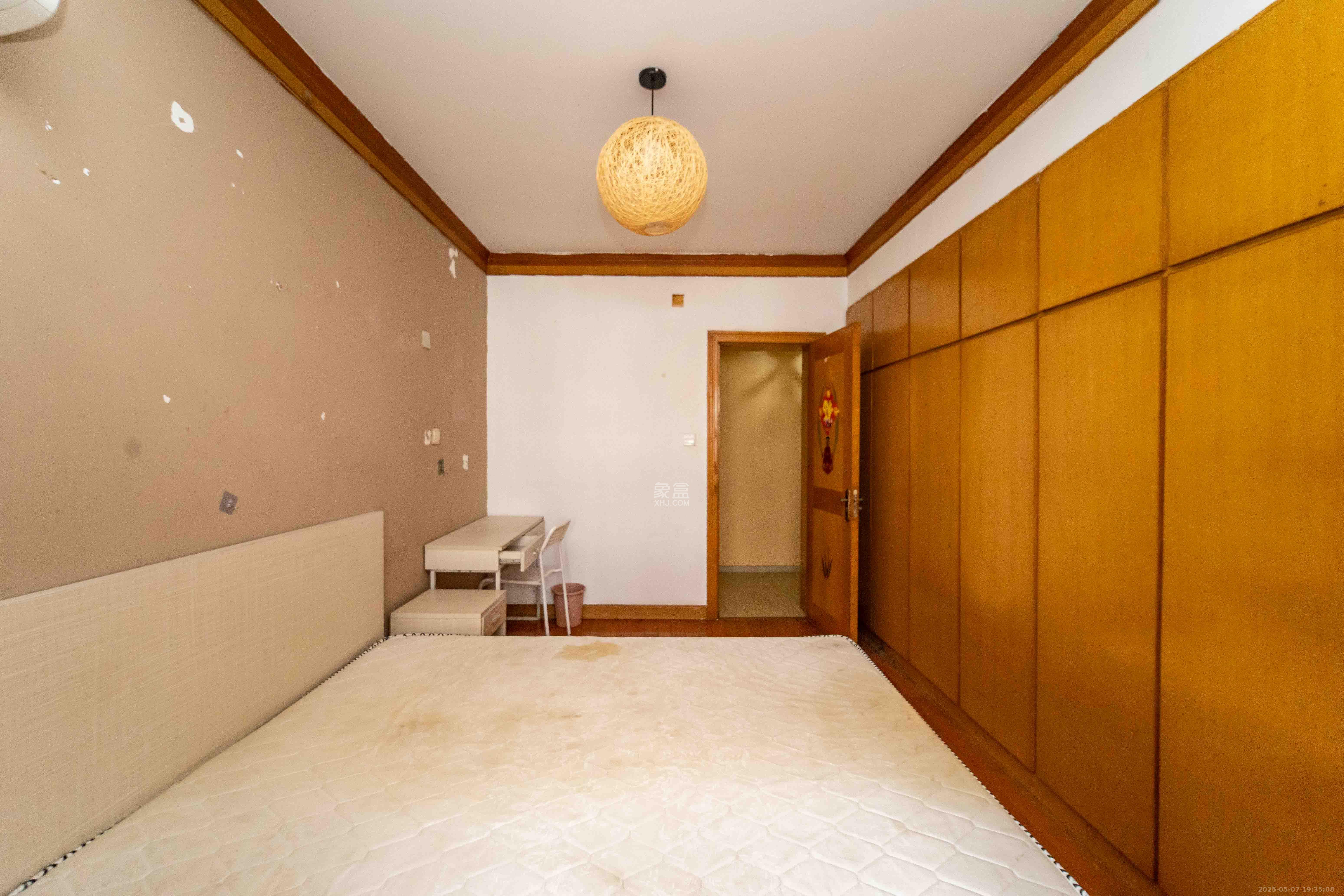 芙蓉区教师村  3室2厅1卫   59.00万卧室