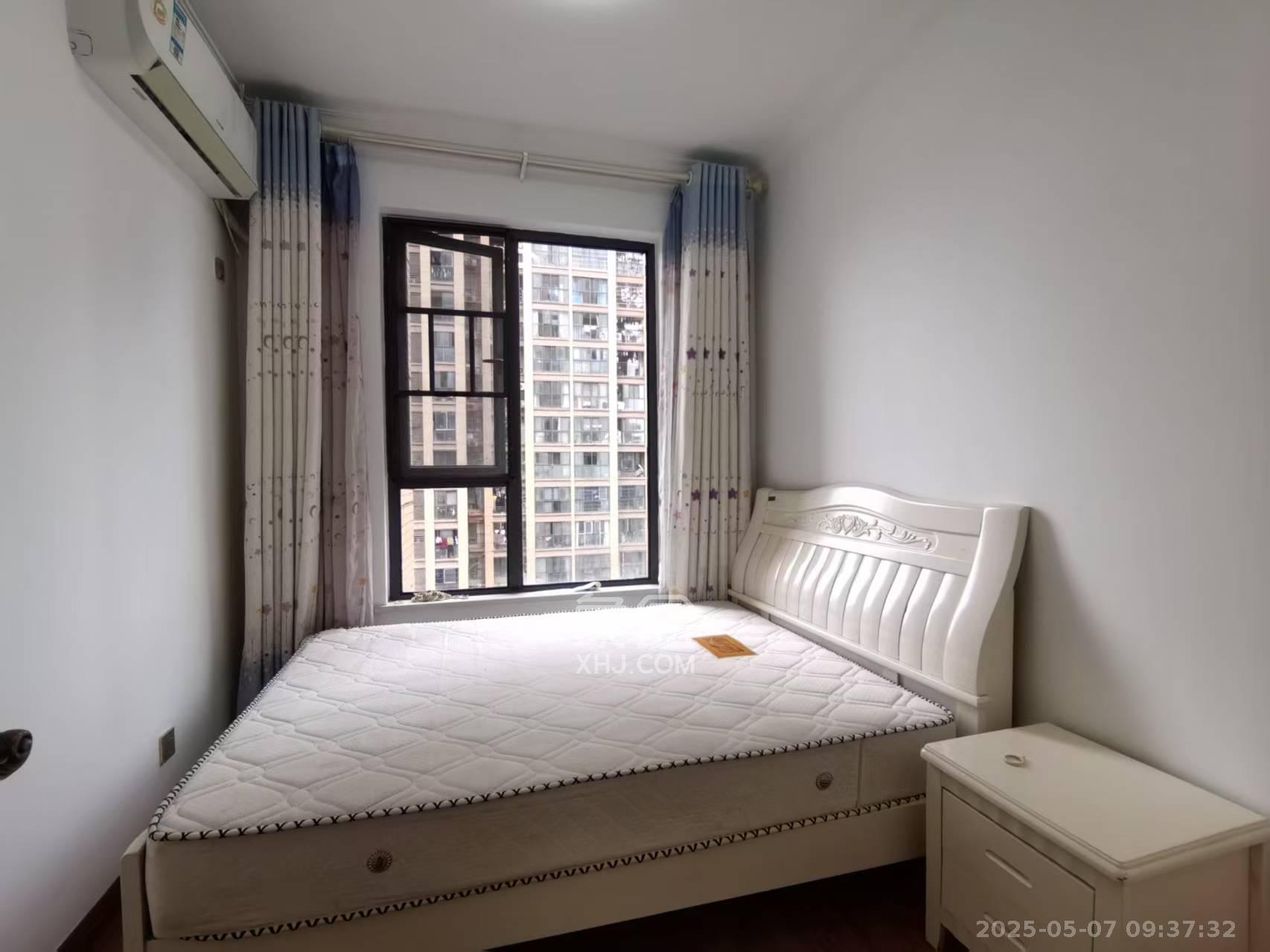 荣盛花语馨苑  3室2厅1卫    2400.0元/月 荣盛花语馨苑  3室2厅1卫    2400.0元/月室内图