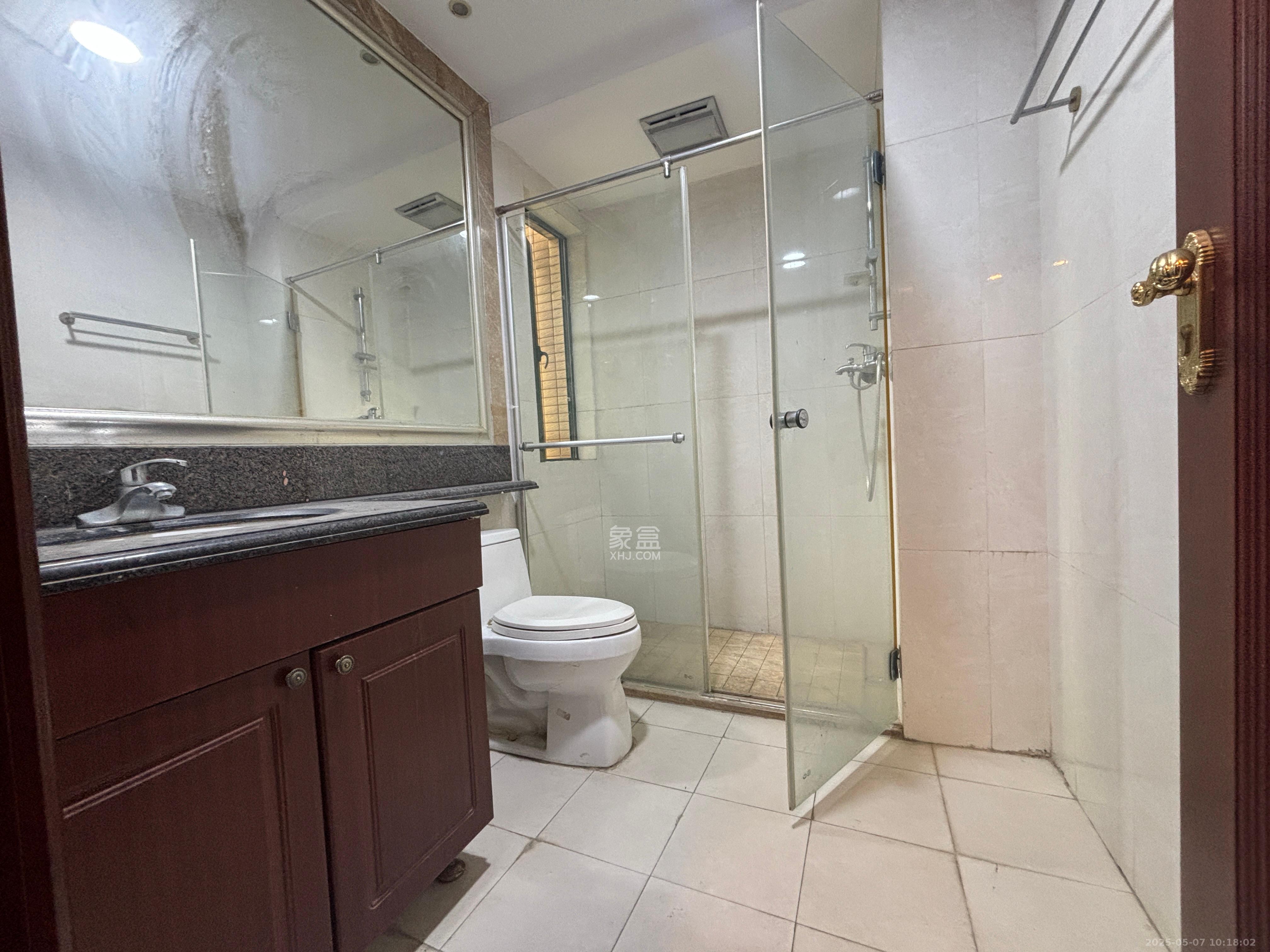 恒大名都  4室2厅2卫    2200.0元/月 恒大名都  4室2厅2卫    2200.0元/月室内图