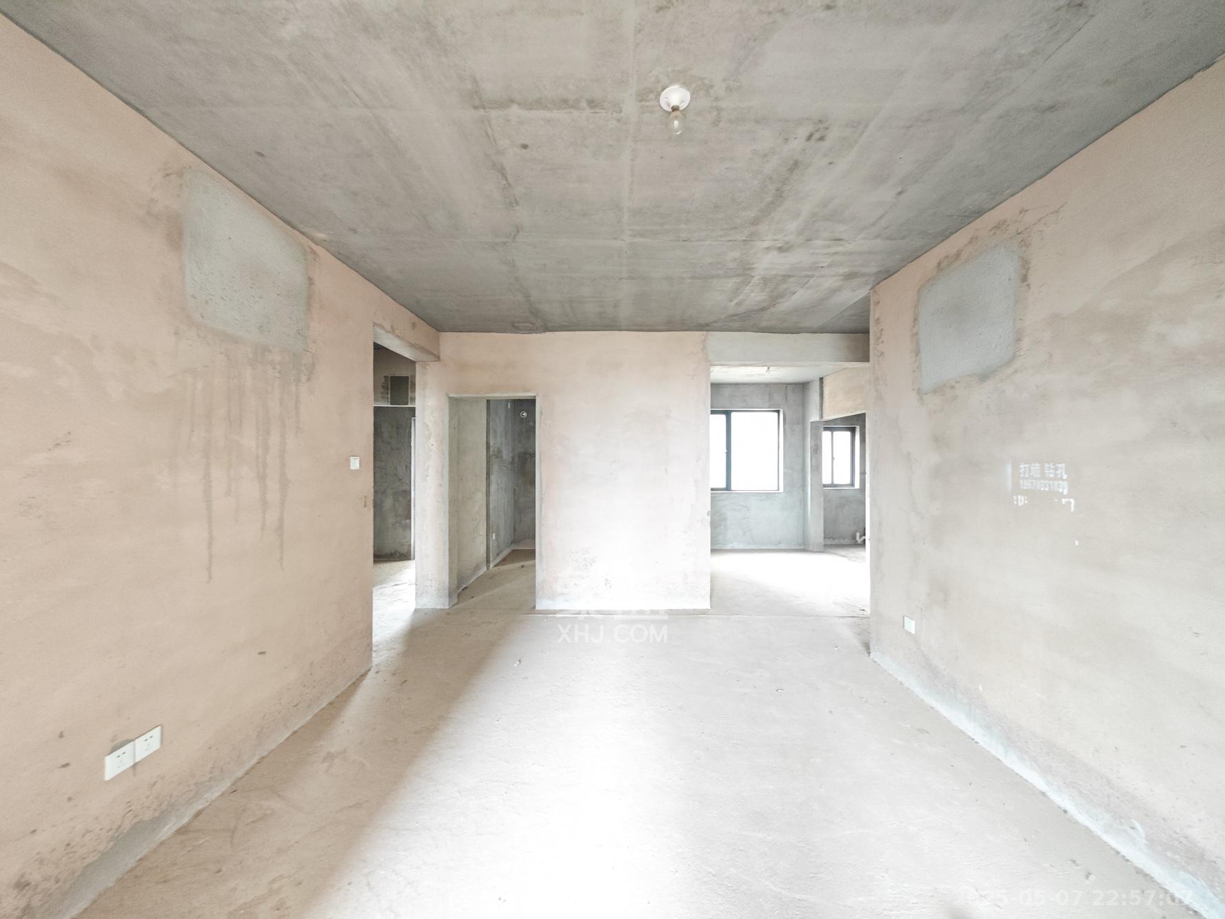 中建嘉和城  1室2厅2卫    82.8万 中建嘉和城  1室2厅2卫    82.8万客厅