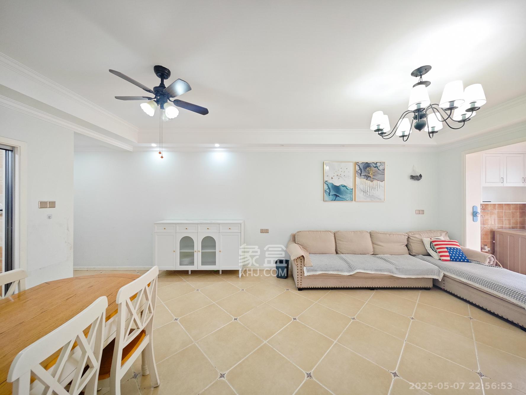 博长山水香颐  3室2厅1卫    78.8万 博长山水香颐  3室2厅1卫    78.8万客厅