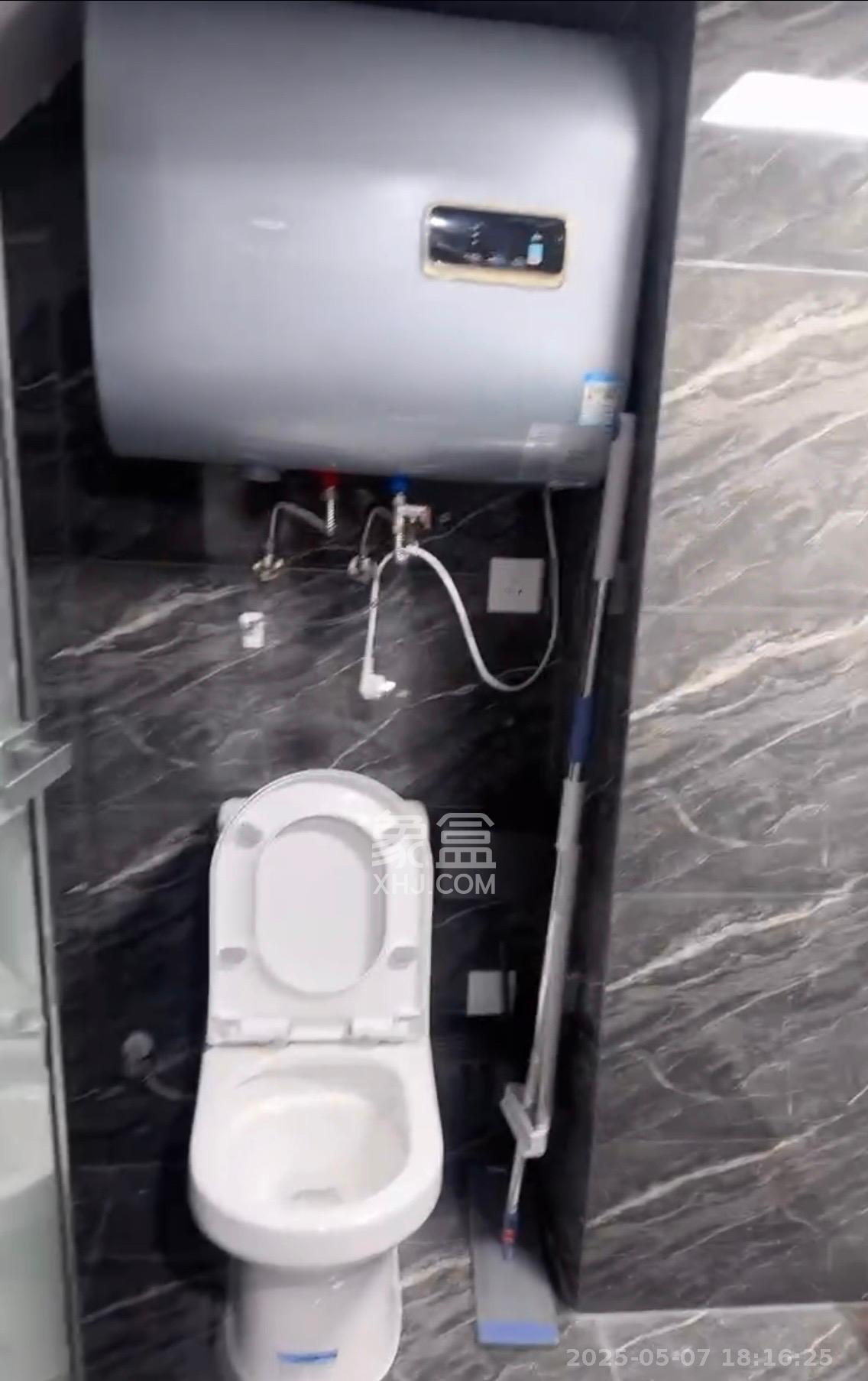 绿地V岛 1室1厅1卫 2500.0元/月 绿地V岛 1室1厅1卫 2500.0元/月室内图