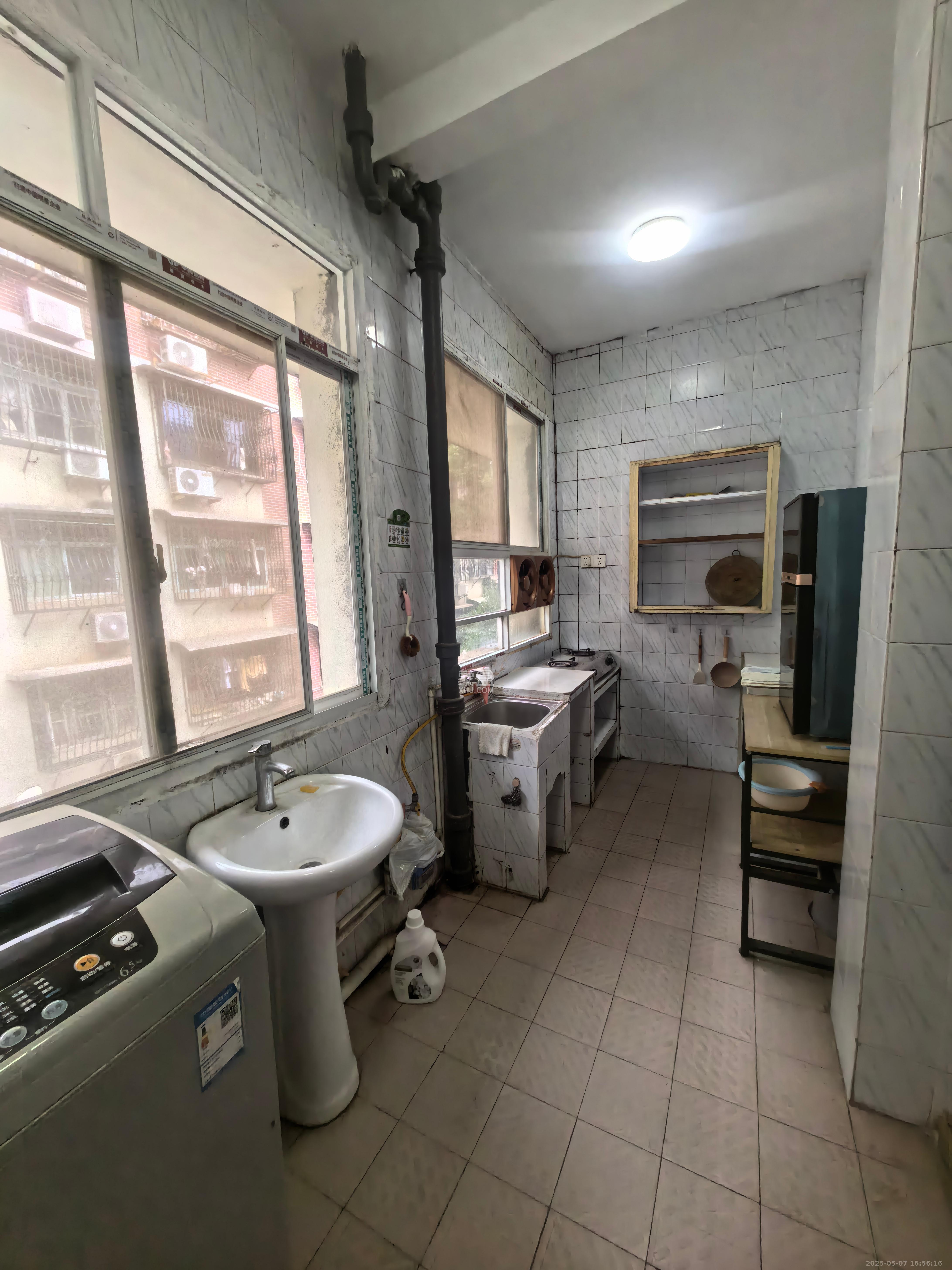 省建苑小区  2室1厅1卫   1700.00元/月室内图