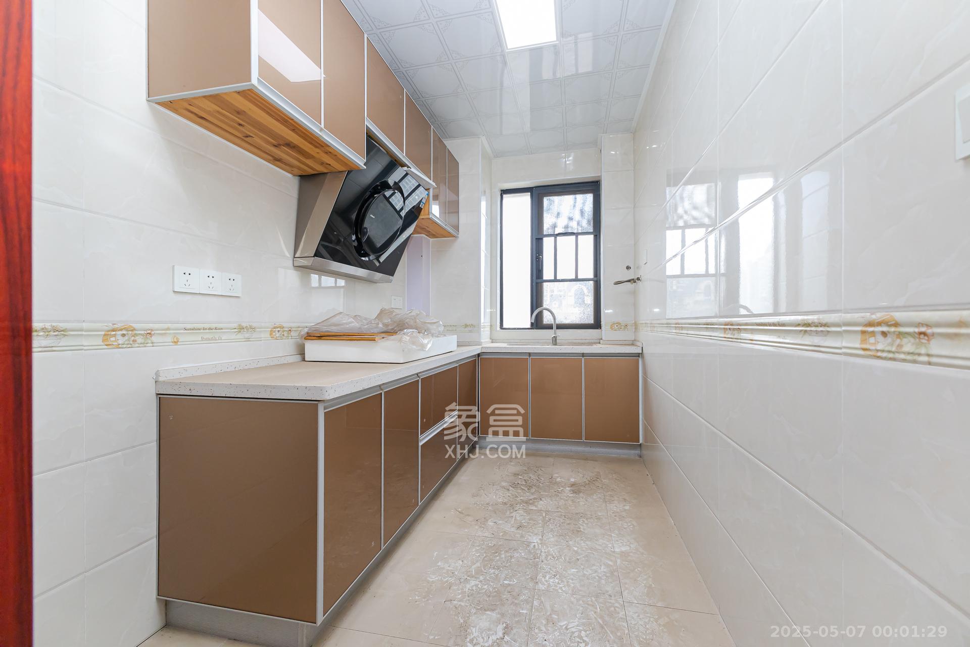 润和之悦(金泽园) 4室2厅1卫 90.0万 润和之悦(金泽园) 4室2厅1卫 90.0万厨房