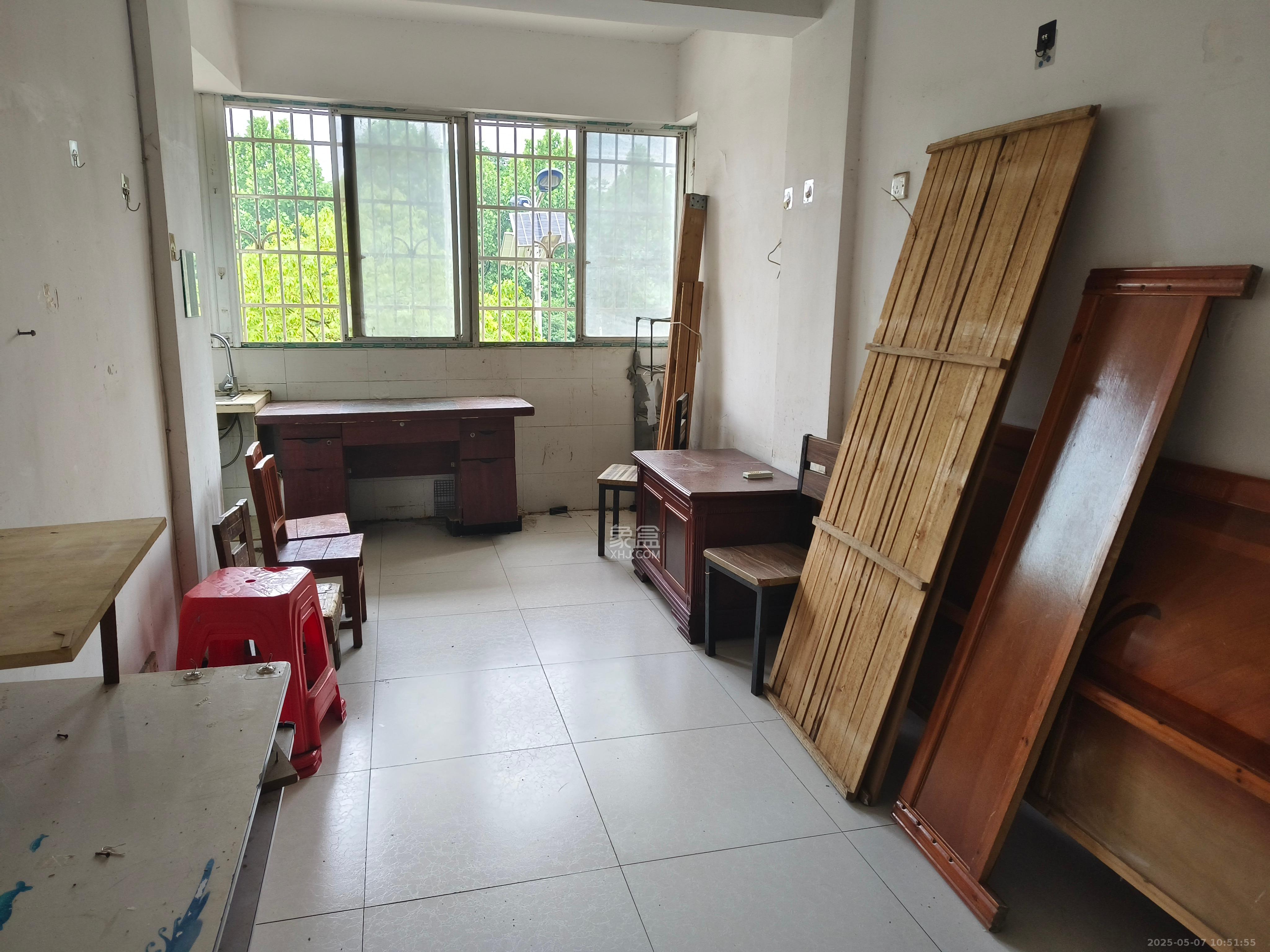 合平安置小区(东方国际石材城) 2室1厅1卫 1400.0元/月 合平安置小区(东方国际石材城) 2室1厅1卫 1400.0元/月室内图