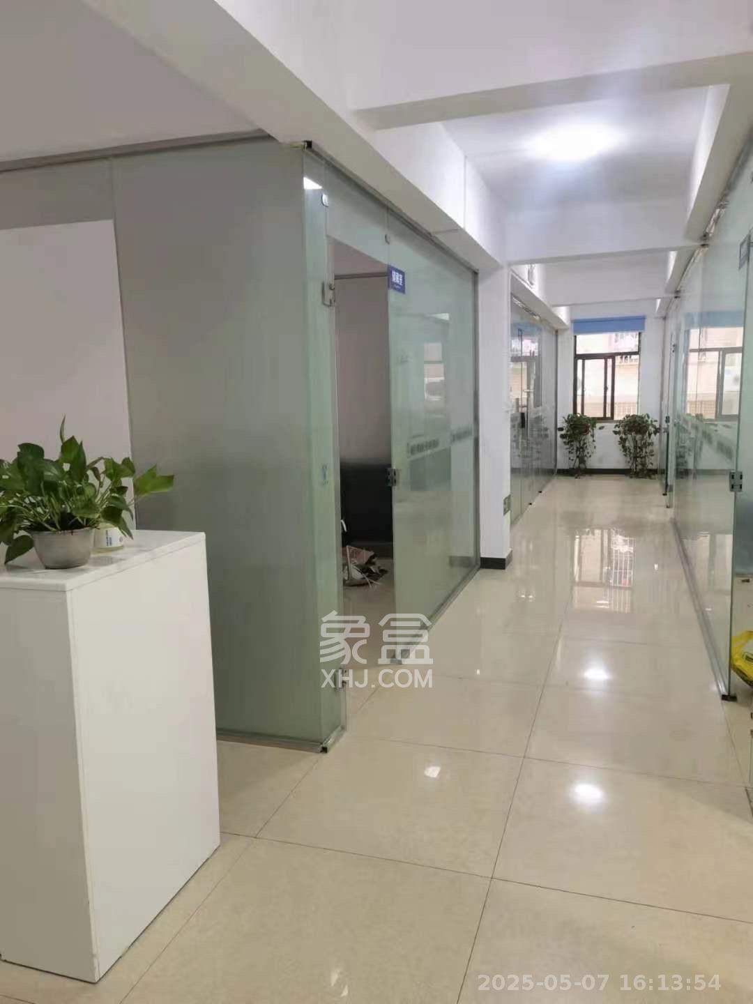 龙塘安置区（龙塘小区）  1室0厅0卫   4500.00元/月室内图