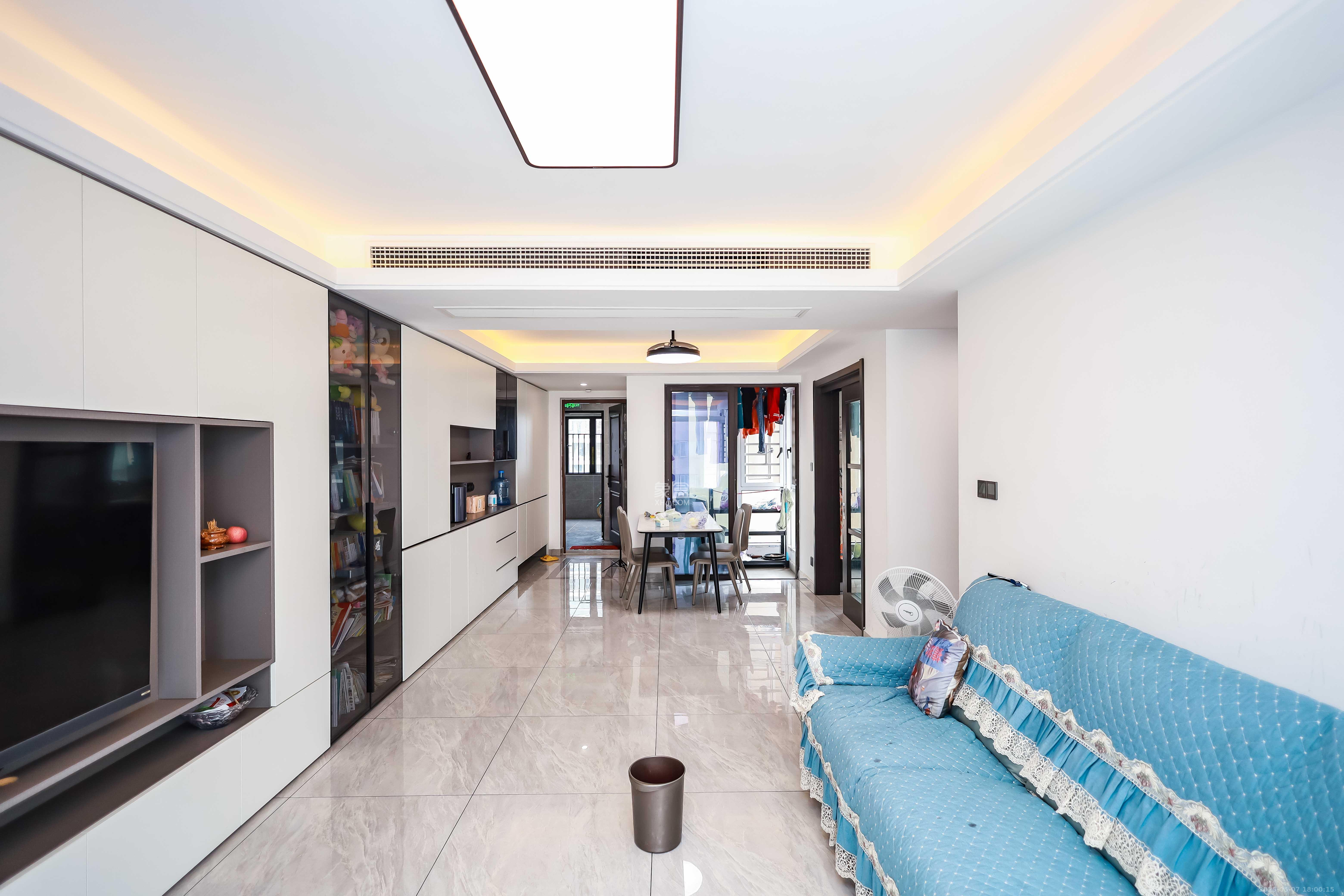 长沙美的麓府 4室2厅2卫 139.8万 长沙美的麓府 4室2厅2卫 139.8万客厅