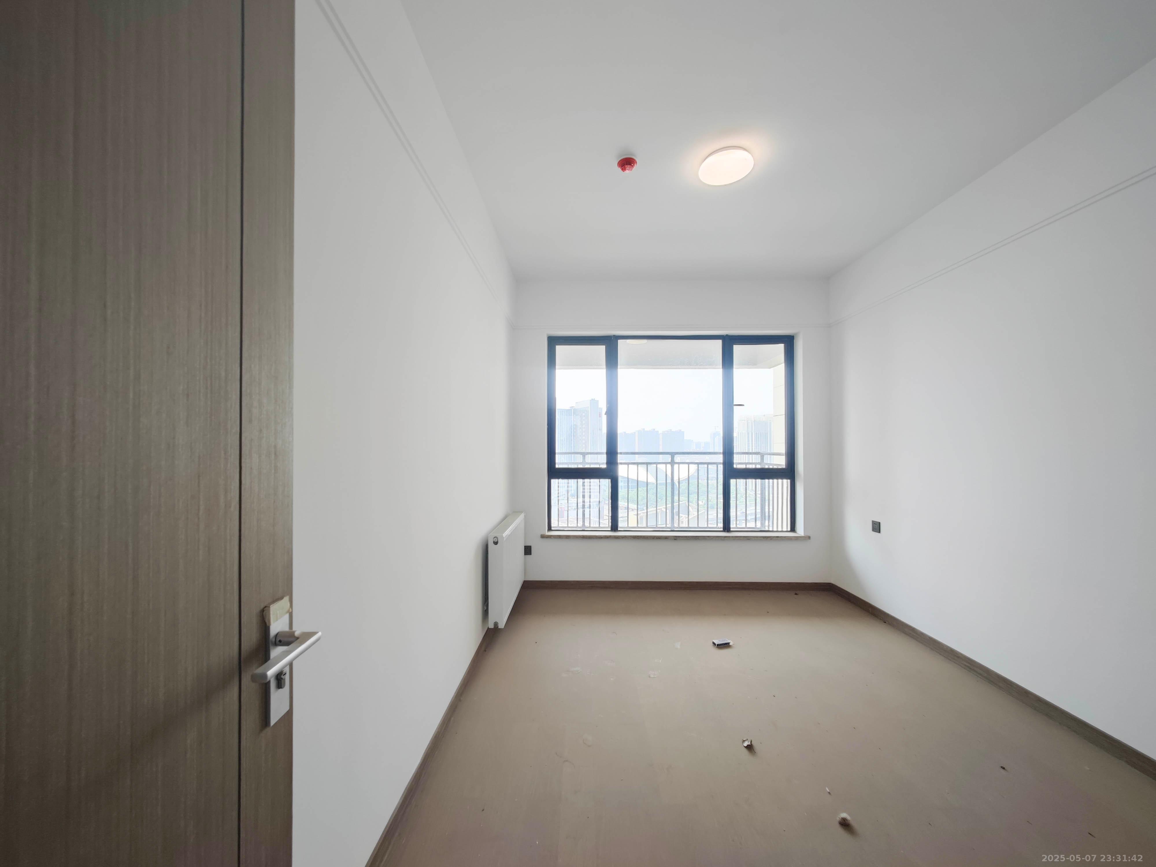 长房星城天地  4室2厅2卫    298.0万 长房星城天地  4室2厅2卫    298.0万卧室