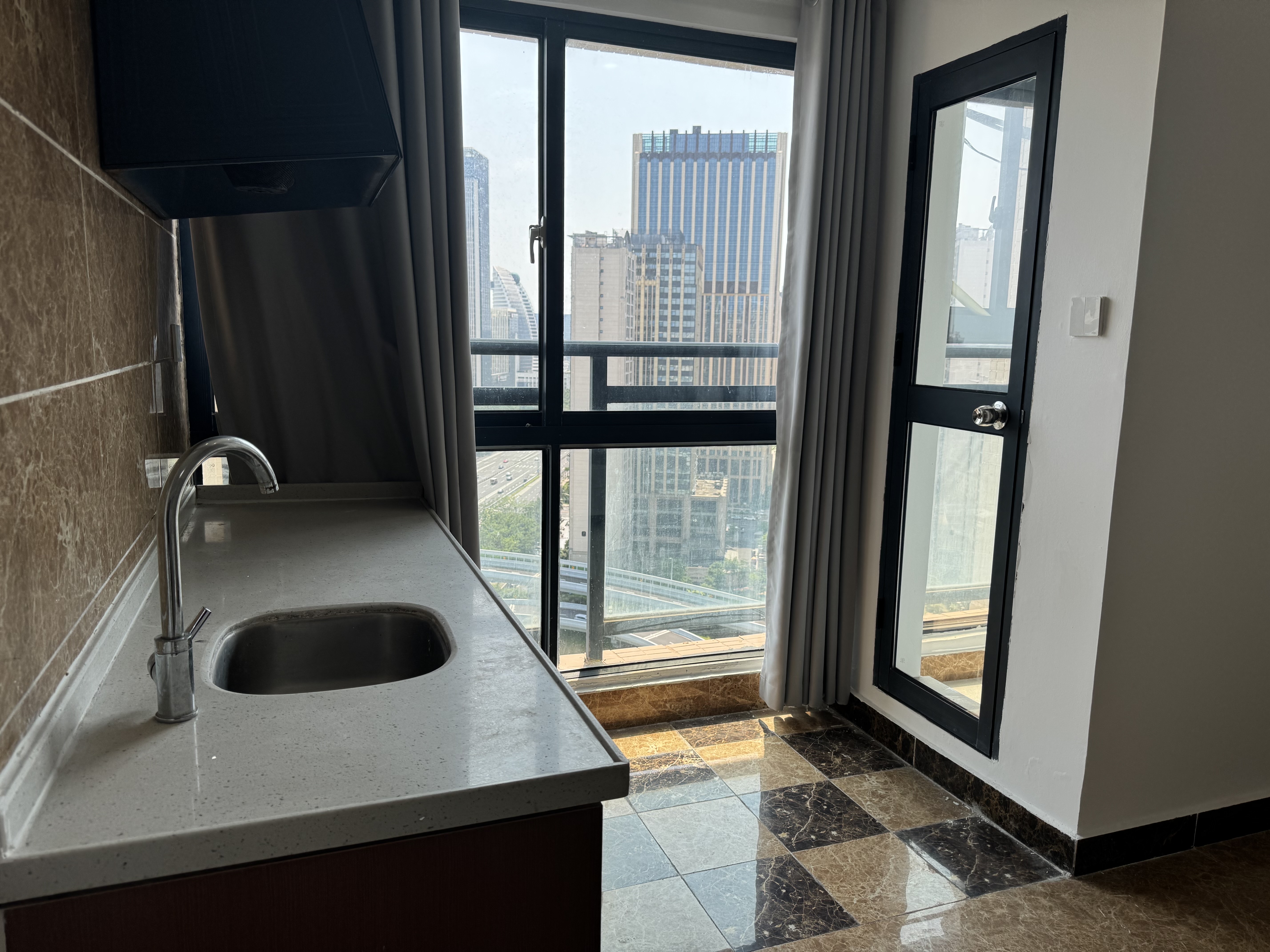 正大豪庭 1室1厅1卫 50.5万 正大豪庭 1室1厅1卫 50.5万客厅