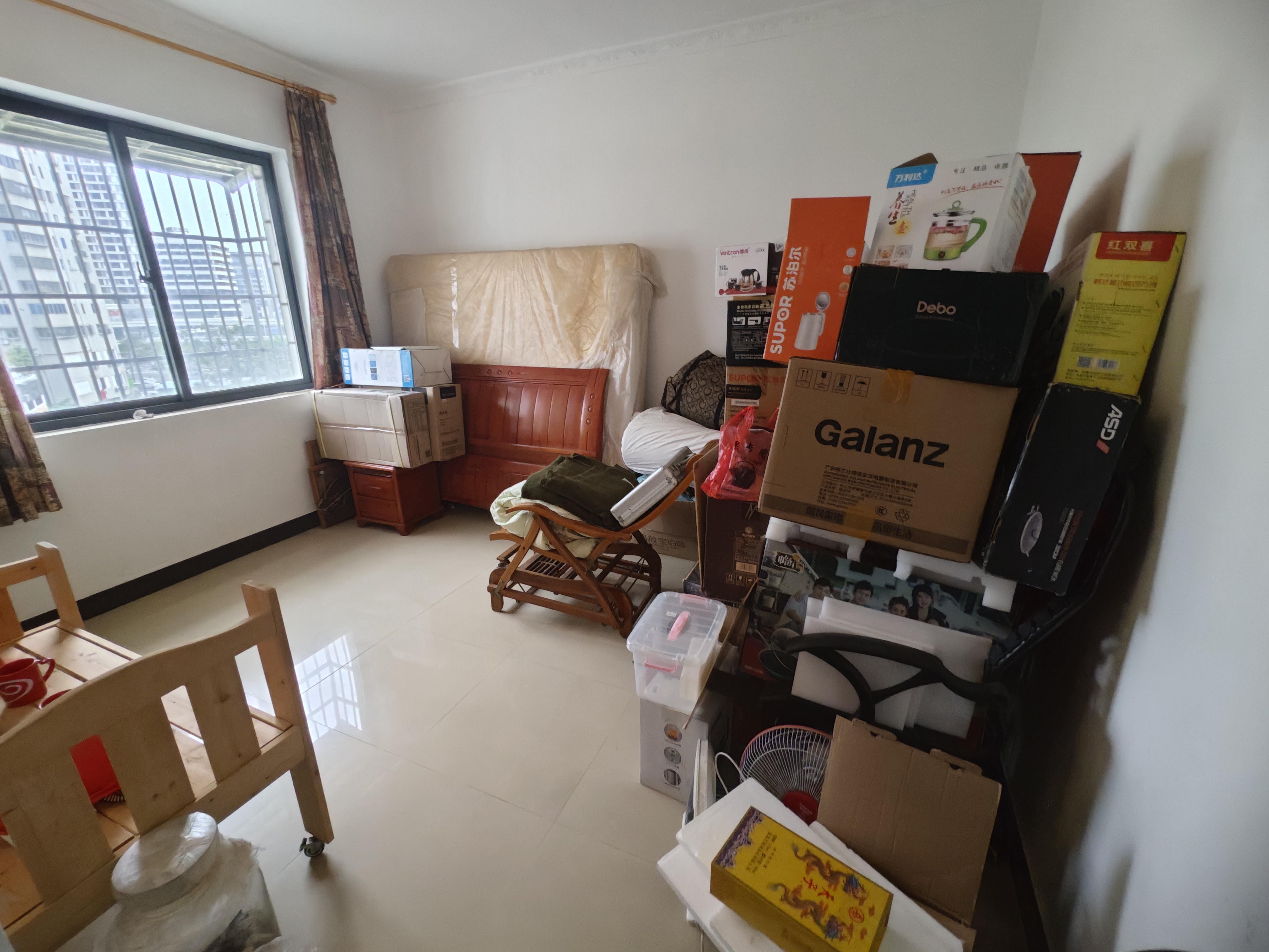 光明大厦  4室2厅1卫   3300.00元/月室内图