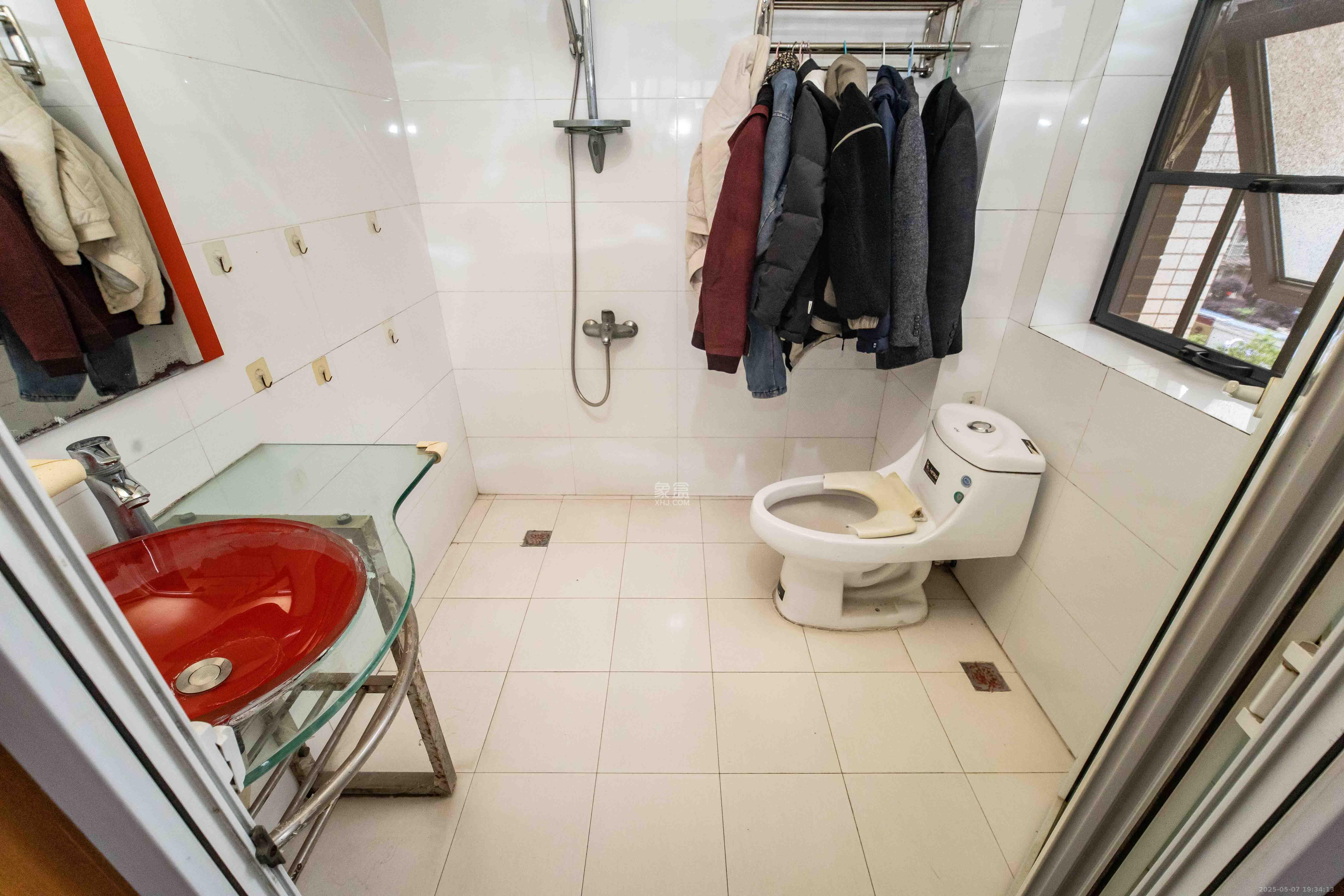 尚东紫郡 1室0厅0卫 99.8万 尚东紫郡 1室0厅0卫 99.8万卫生间