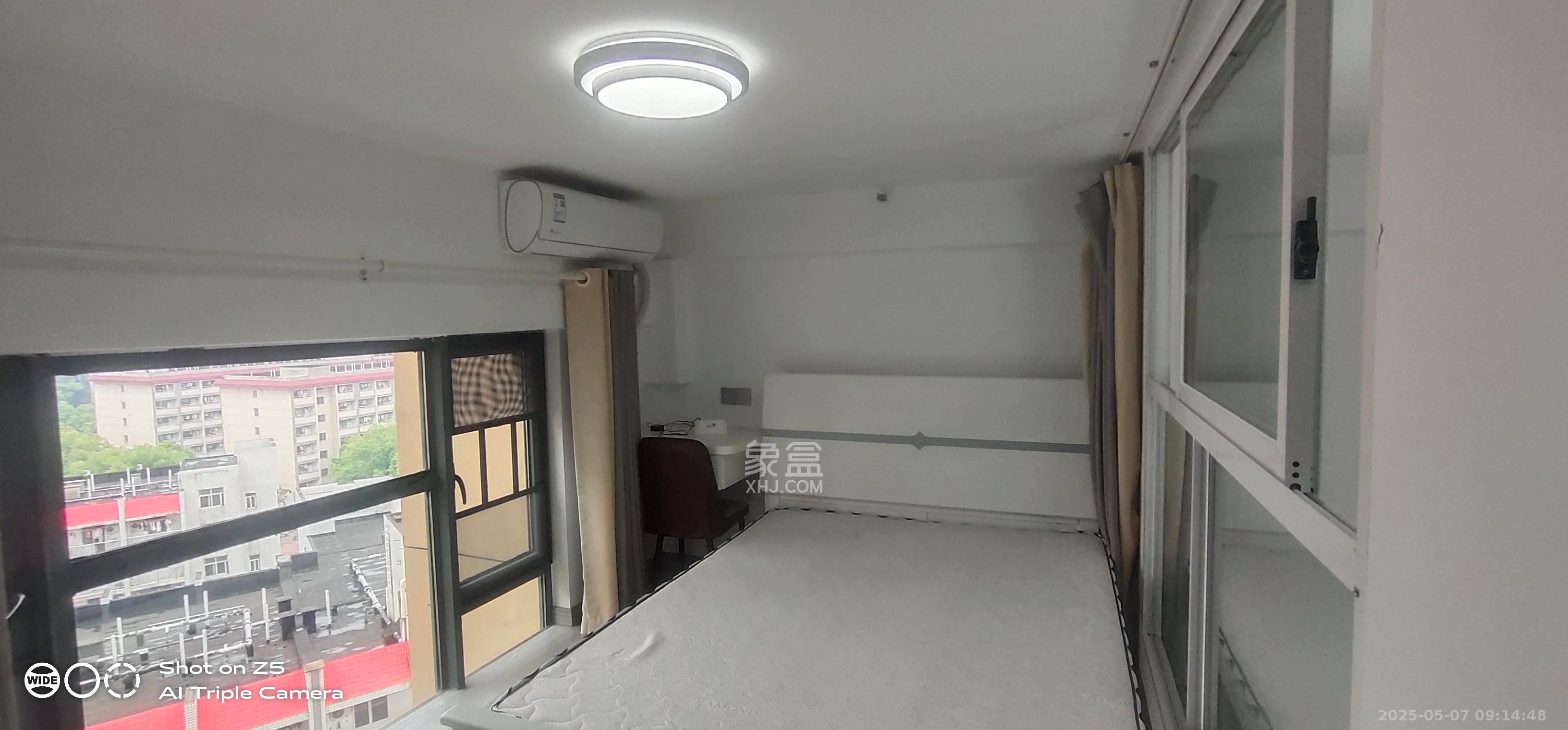 荣盛花语书苑  2室1厅1卫    2500.0元/月 荣盛花语书苑  2室1厅1卫    2500.0元/月室内图