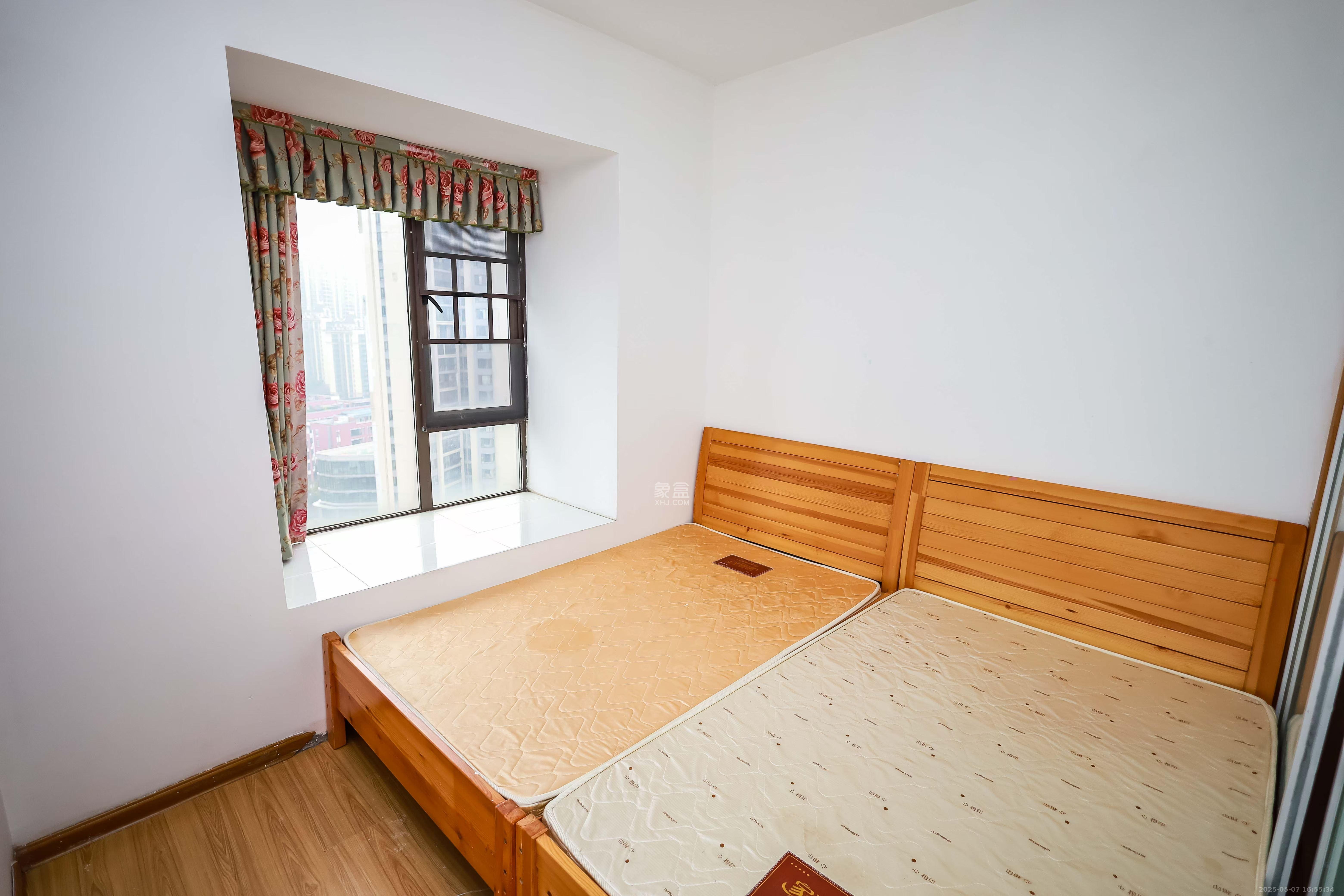 卓越蔚蓝海岸三期  3室2厅2卫    2300.0元/月 卓越蔚蓝海岸三期  3室2厅2卫    2300.0元/月室内图