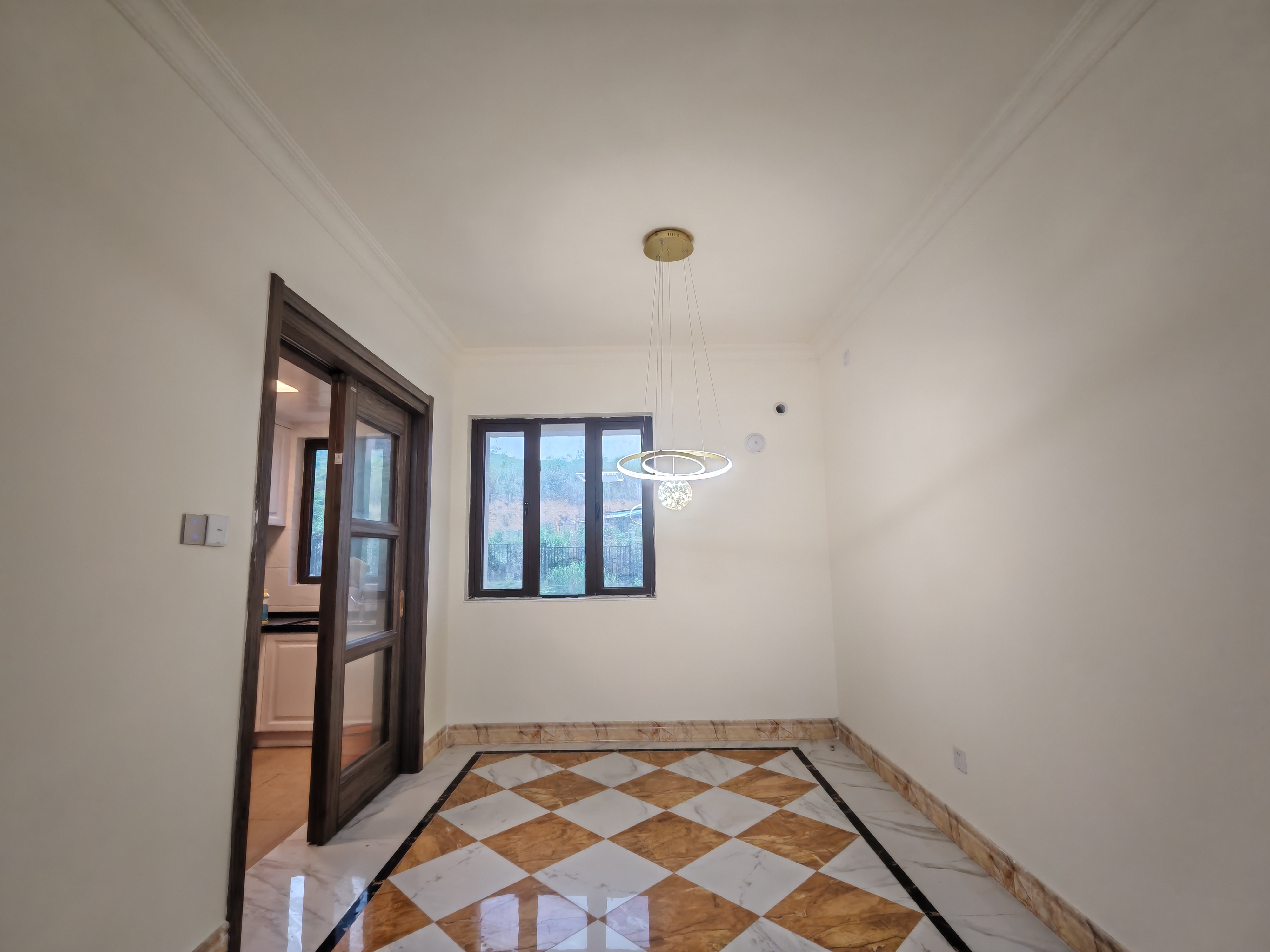 碧桂园豪园-二期 4室2厅2卫 83.8万 碧桂园豪园-二期 4室2厅2卫 83.8万客厅