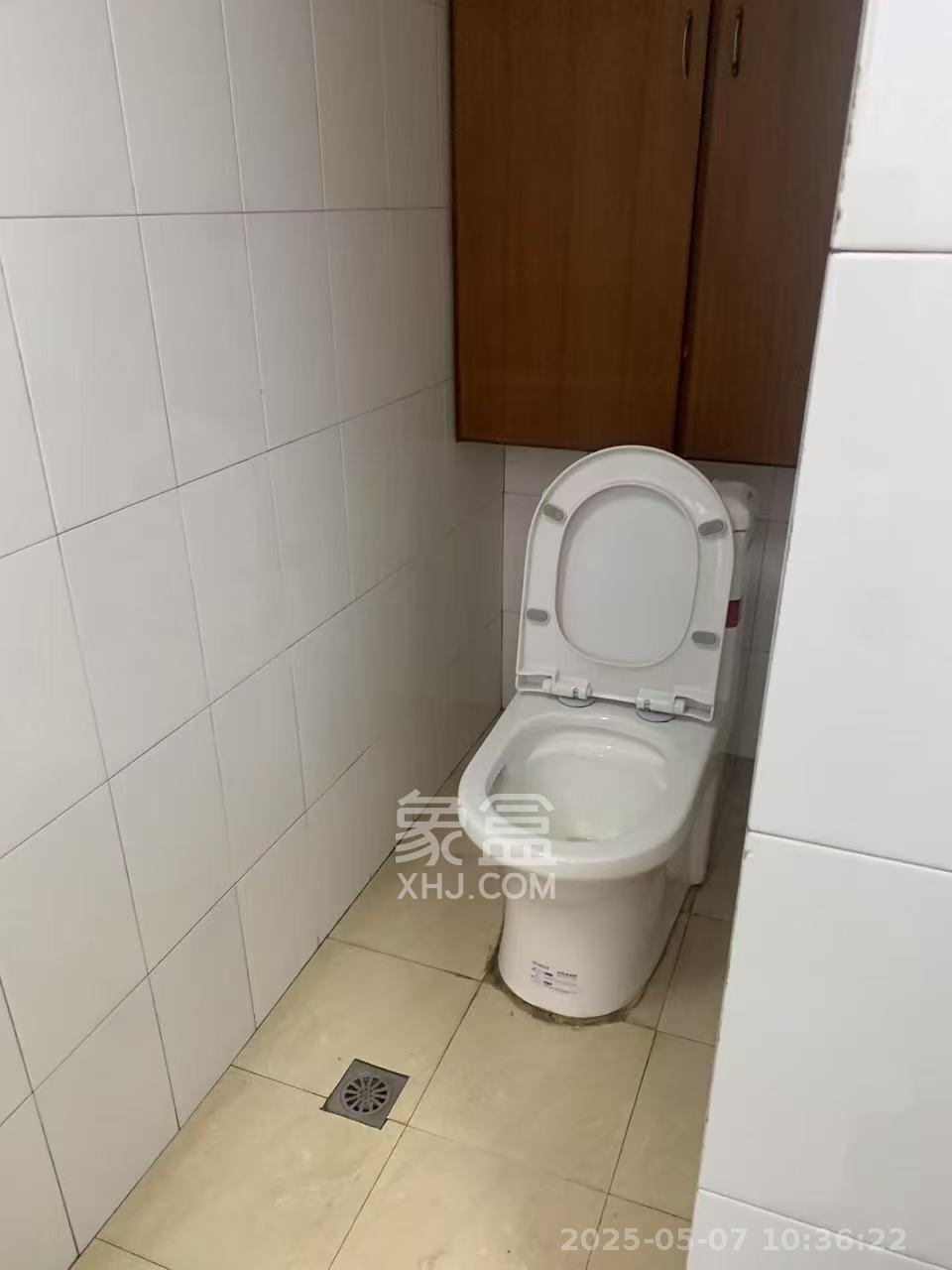纺织厅小区  4室2厅1卫   2800.00元/月室内图