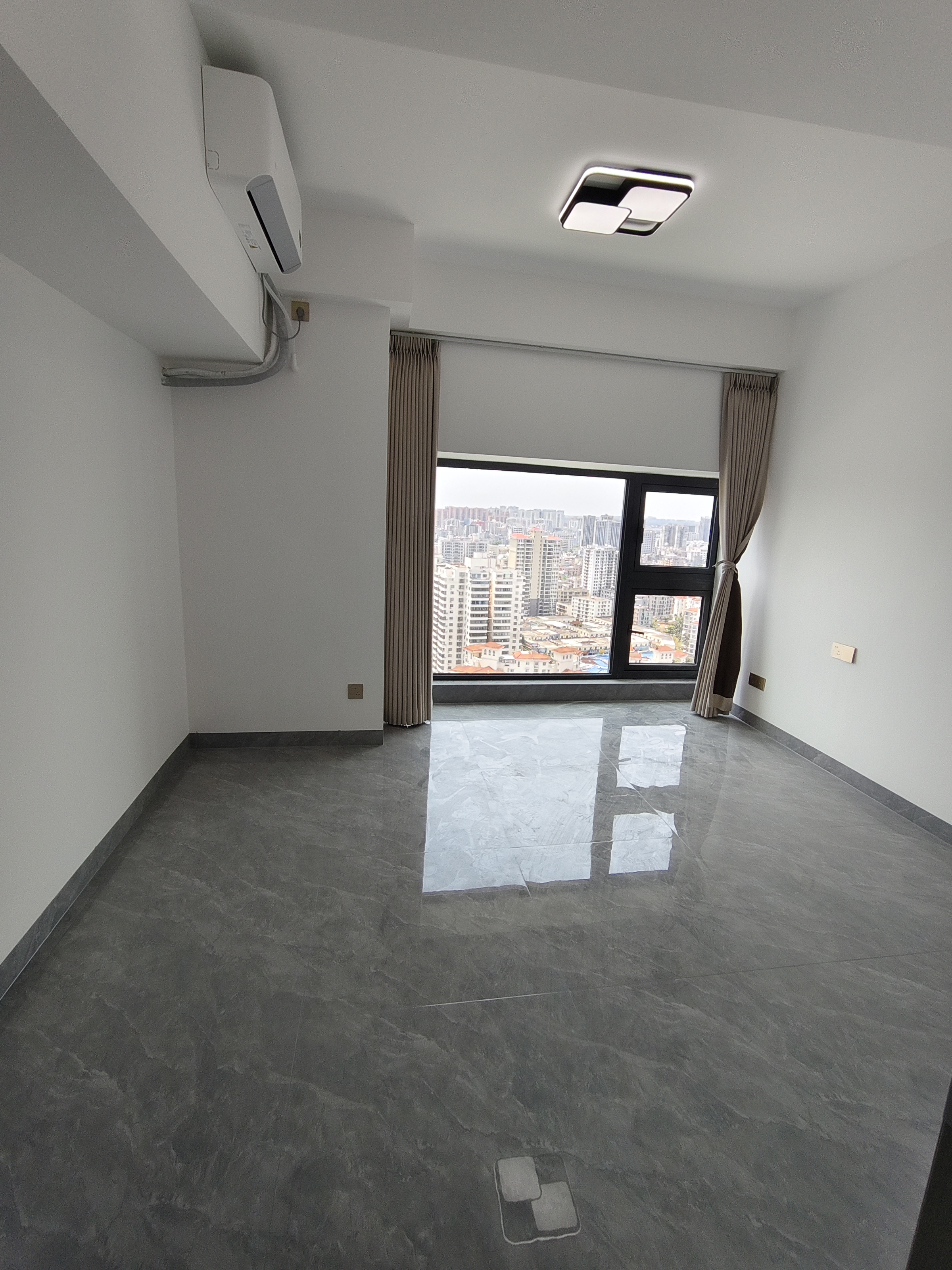 龙湖光年 1室1厅1卫 3500.0元/月 龙湖光年 1室1厅1卫 3500.0元/月室内图