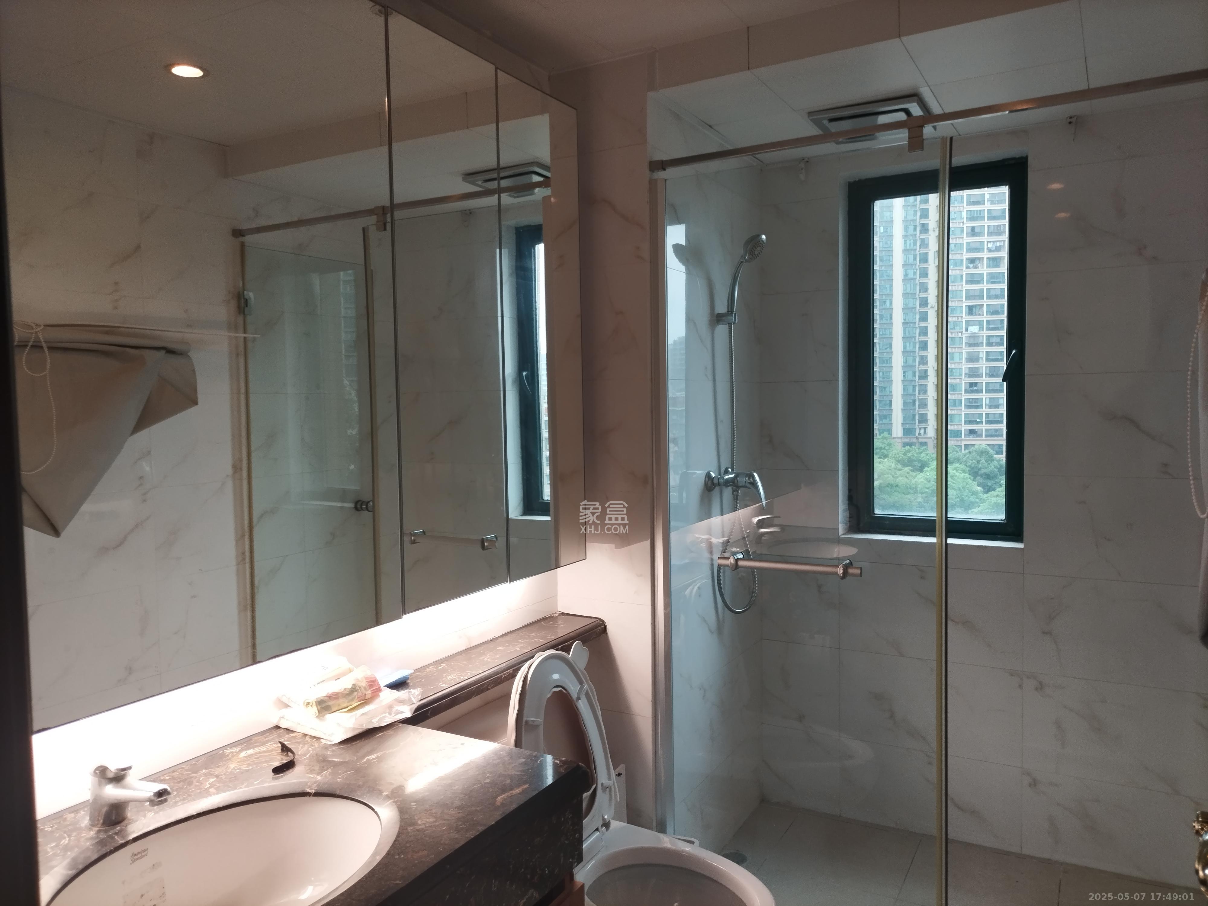 恒大翡翠华庭  3室2厅2卫    2500.0元/月室内图