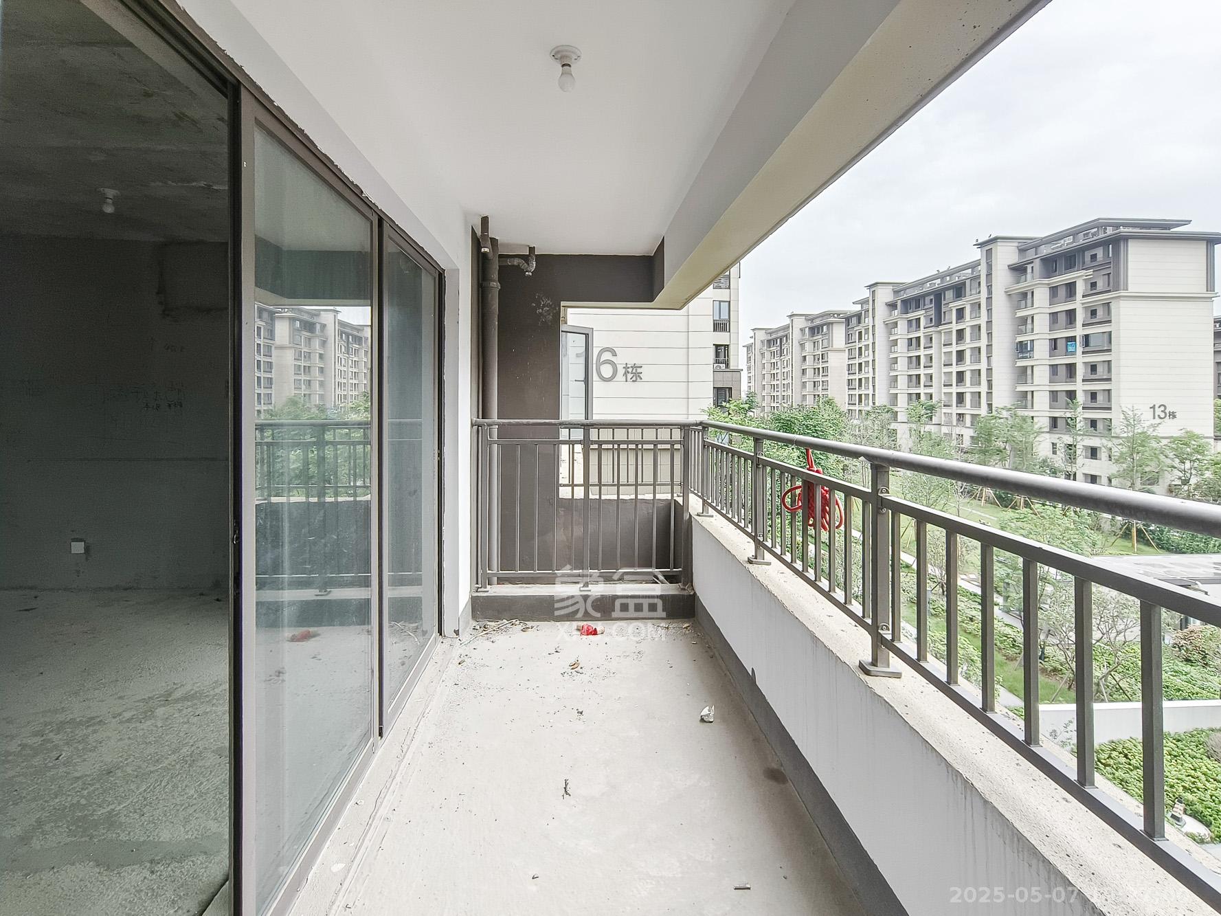 爱情公望府 4室2厅2卫 88.0万 爱情公望府 4室2厅2卫 88.0万阳台