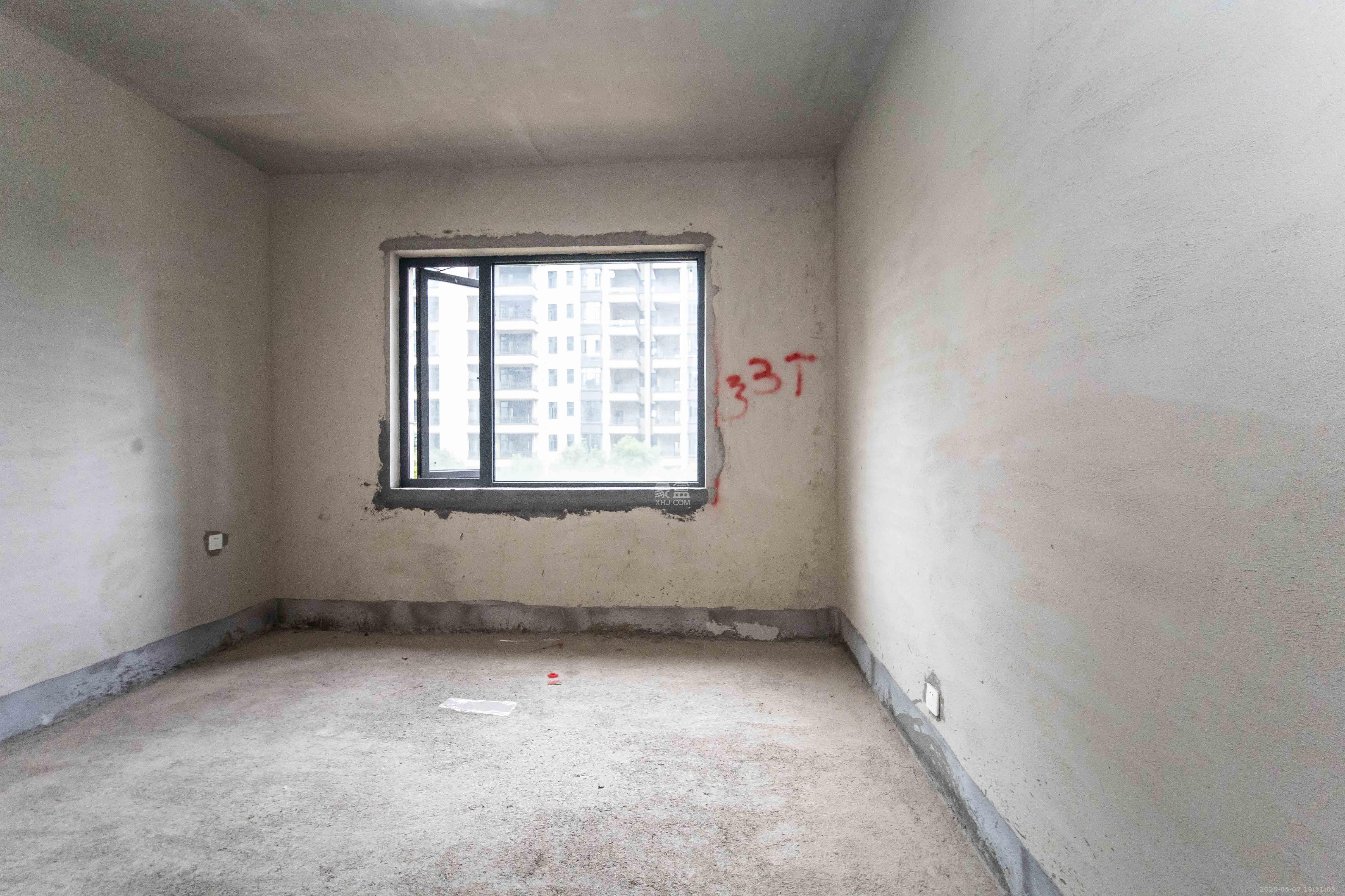 宝能公馆(美联天骄城五期) 4室2厅2卫 175.0万 宝能公馆(美联天骄城五期) 4室2厅2卫 175.0万卧室