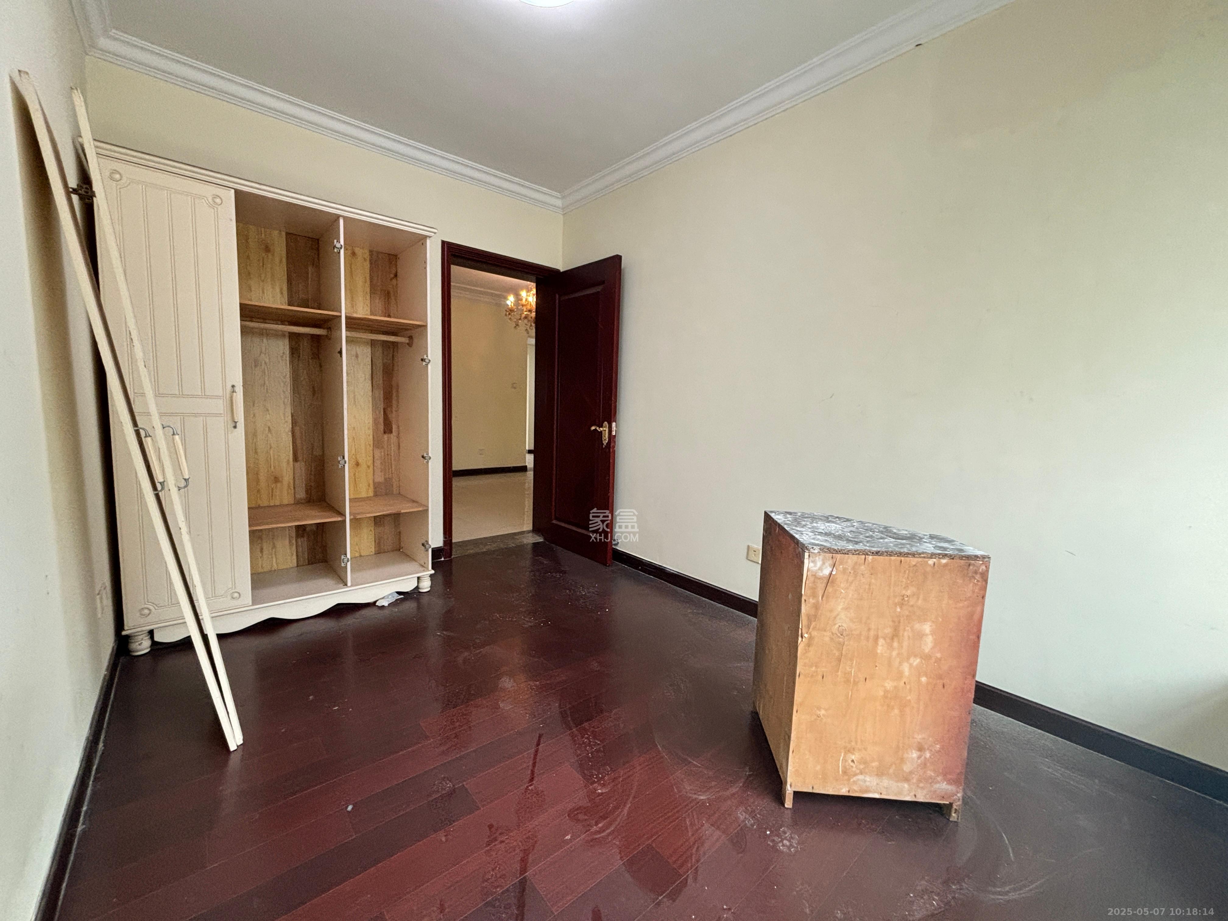 恒大名都  4室2厅2卫    2200.0元/月 恒大名都  4室2厅2卫    2200.0元/月室内图