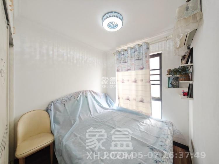 南庭城果 4室2厅2卫 3100.0元/月 南庭城果 4室2厅2卫 3100.0元/月室内图